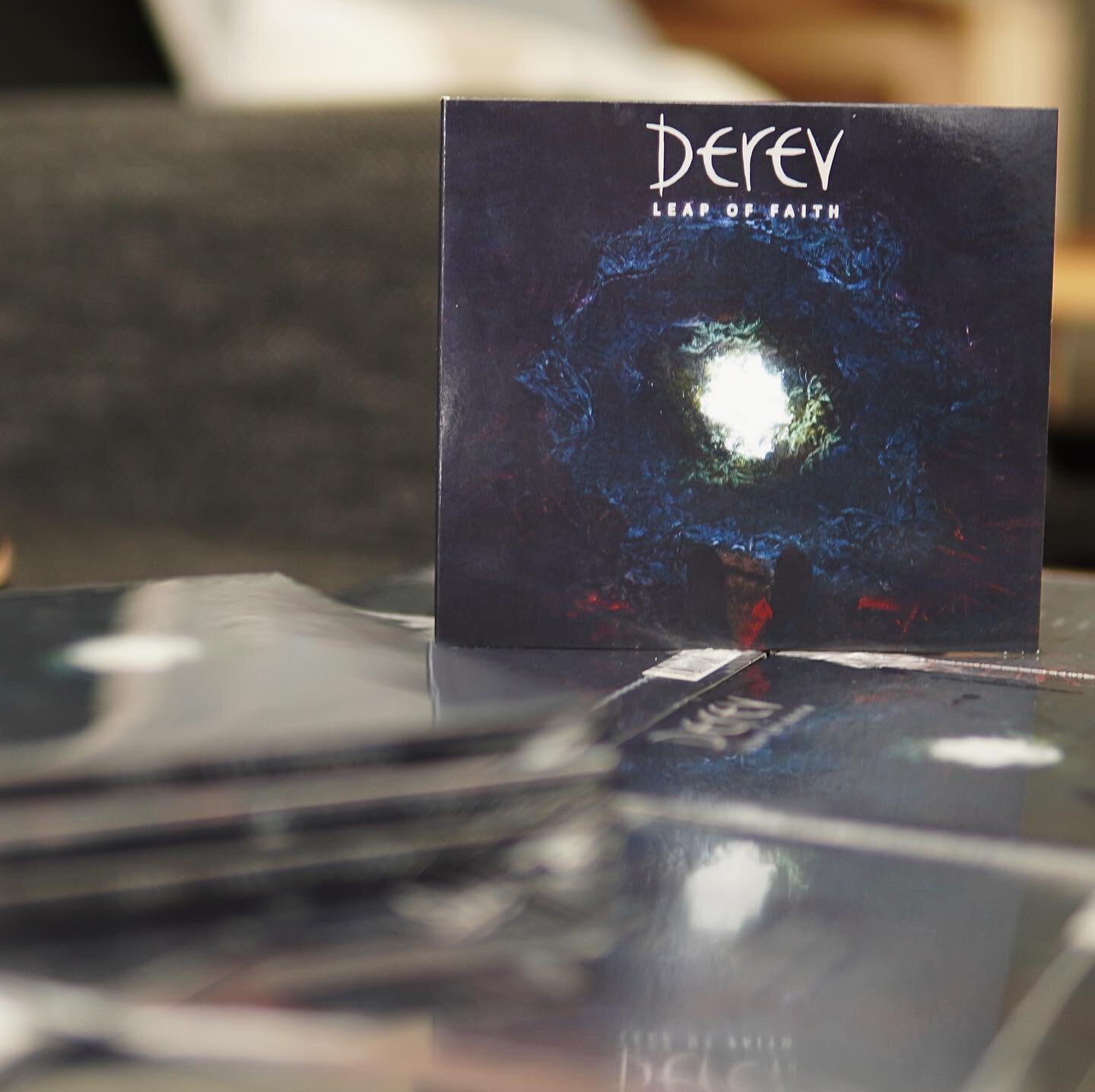 Look what came in the mail today!
Shipping these to π¨π¦π©πͺπ³π±π¦πͺπ«π·πΊπΈπ°πΌπͺπ¬ tomorrow
You can still order your copy from our website (link in bio)
.
.
.
#derevband #derevmusic #leapoffaithep #derevleapoffaith #derevleapoffaithep #debutep #fir