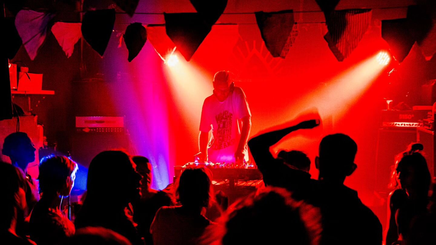 Photo highlights from last week's Morning People Te Wanganui-A-Tara Feat. Mr Oz gig at Wellington's Valhalla nightclub based on Vivian Street.

For more content checkout my website link below for more information on my event &amp; sports photo packag