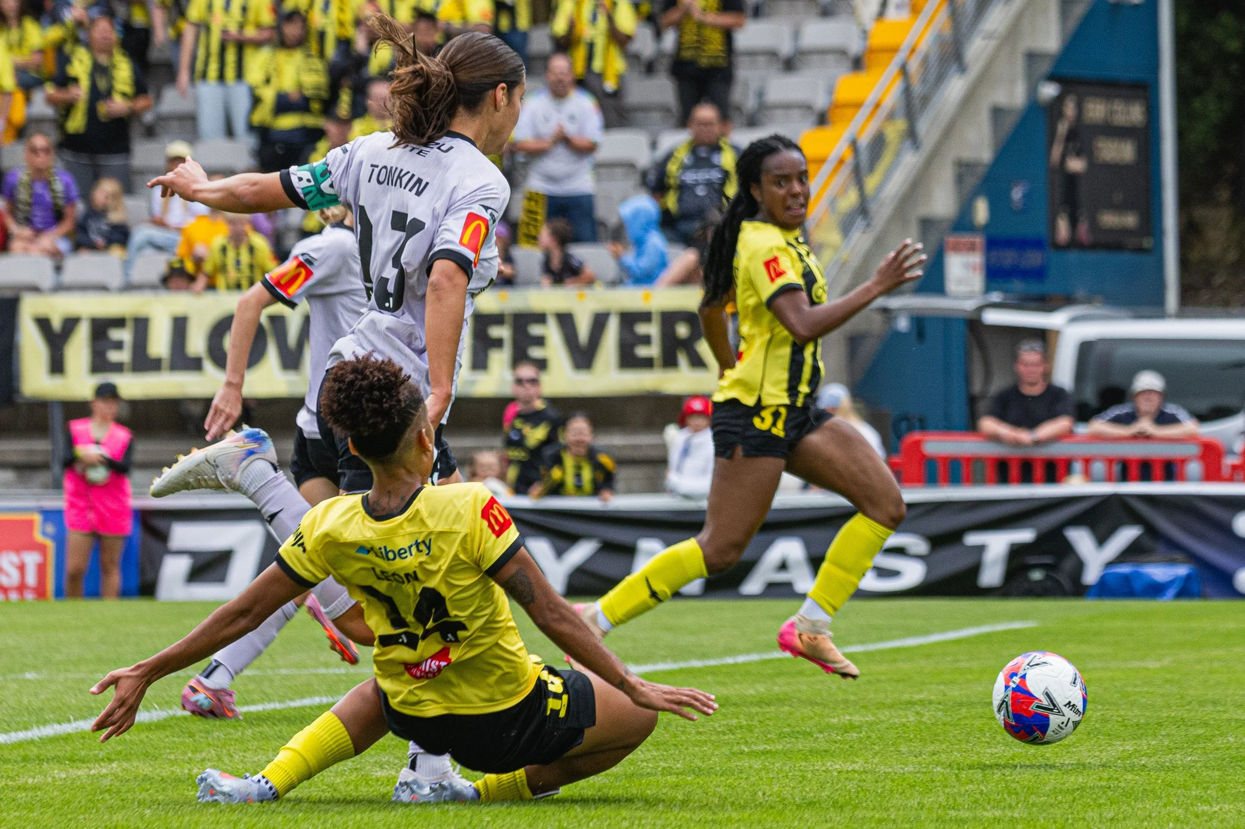 Wellington Phoenix vs. Adelaide United (Small Files)-06.jpg