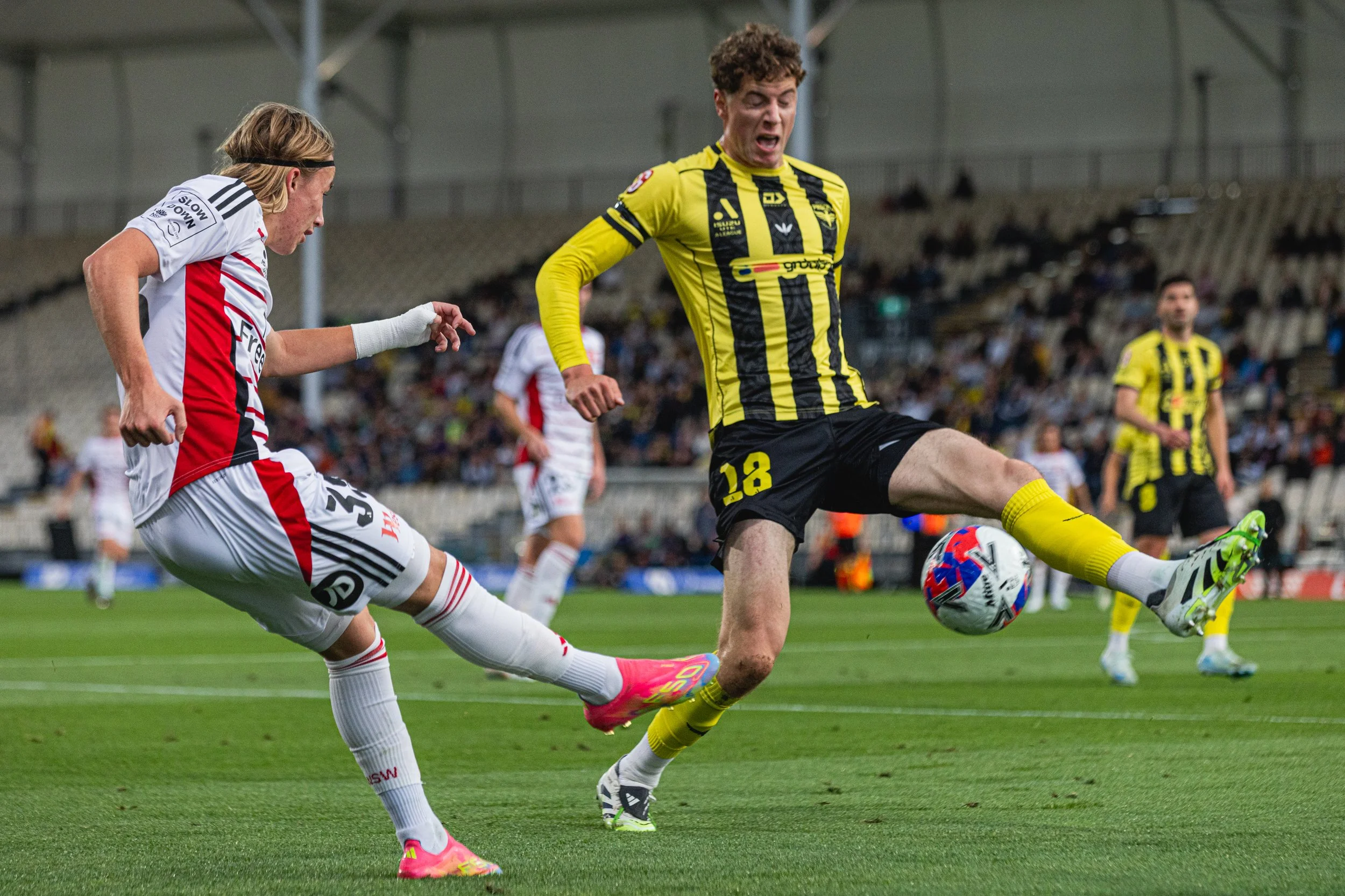 A-League Round 25 - Wellington Phoenix 2-1 Western Sydney Wanderers - 18/04/2026.