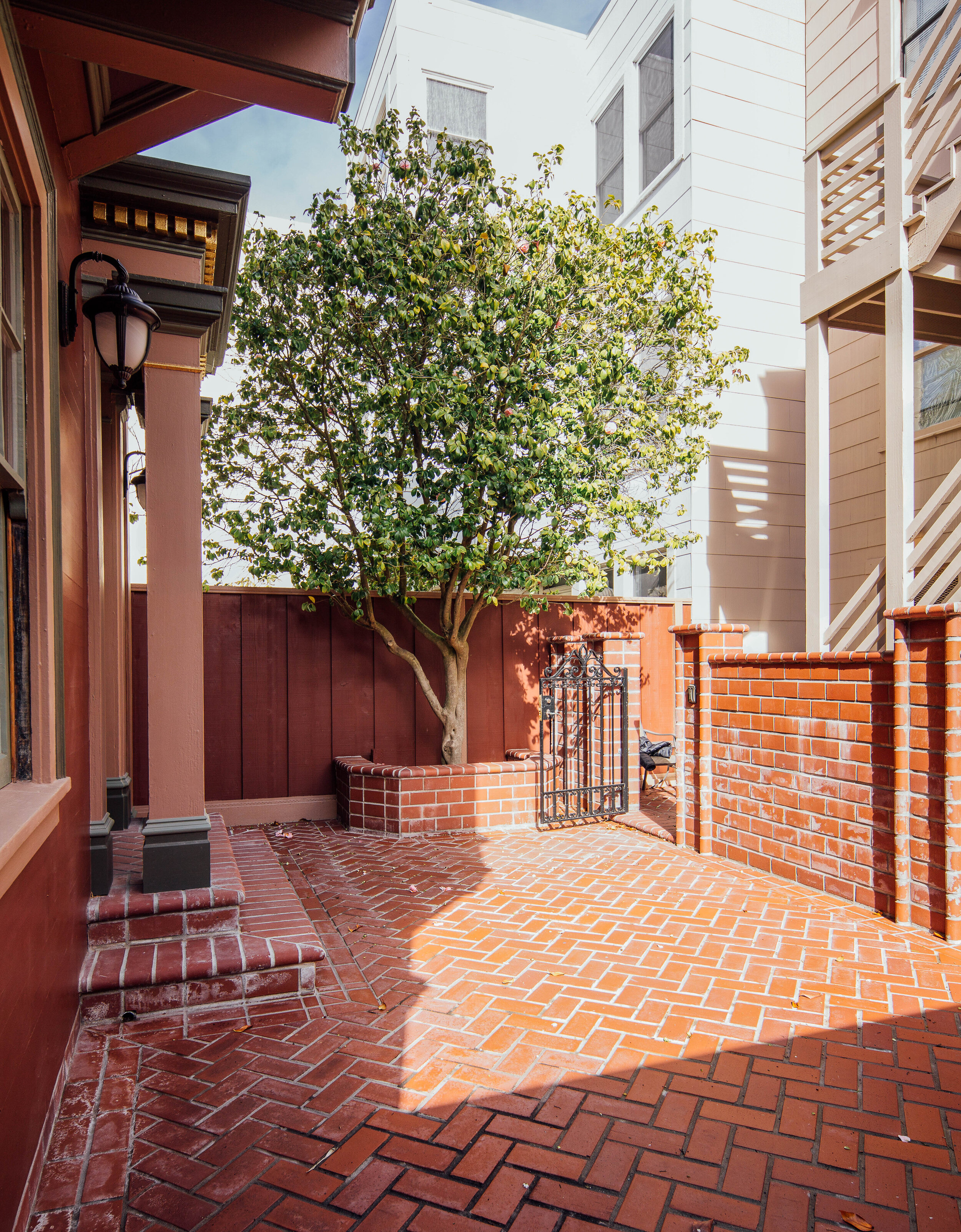 1441-10THAVE-16.jpg