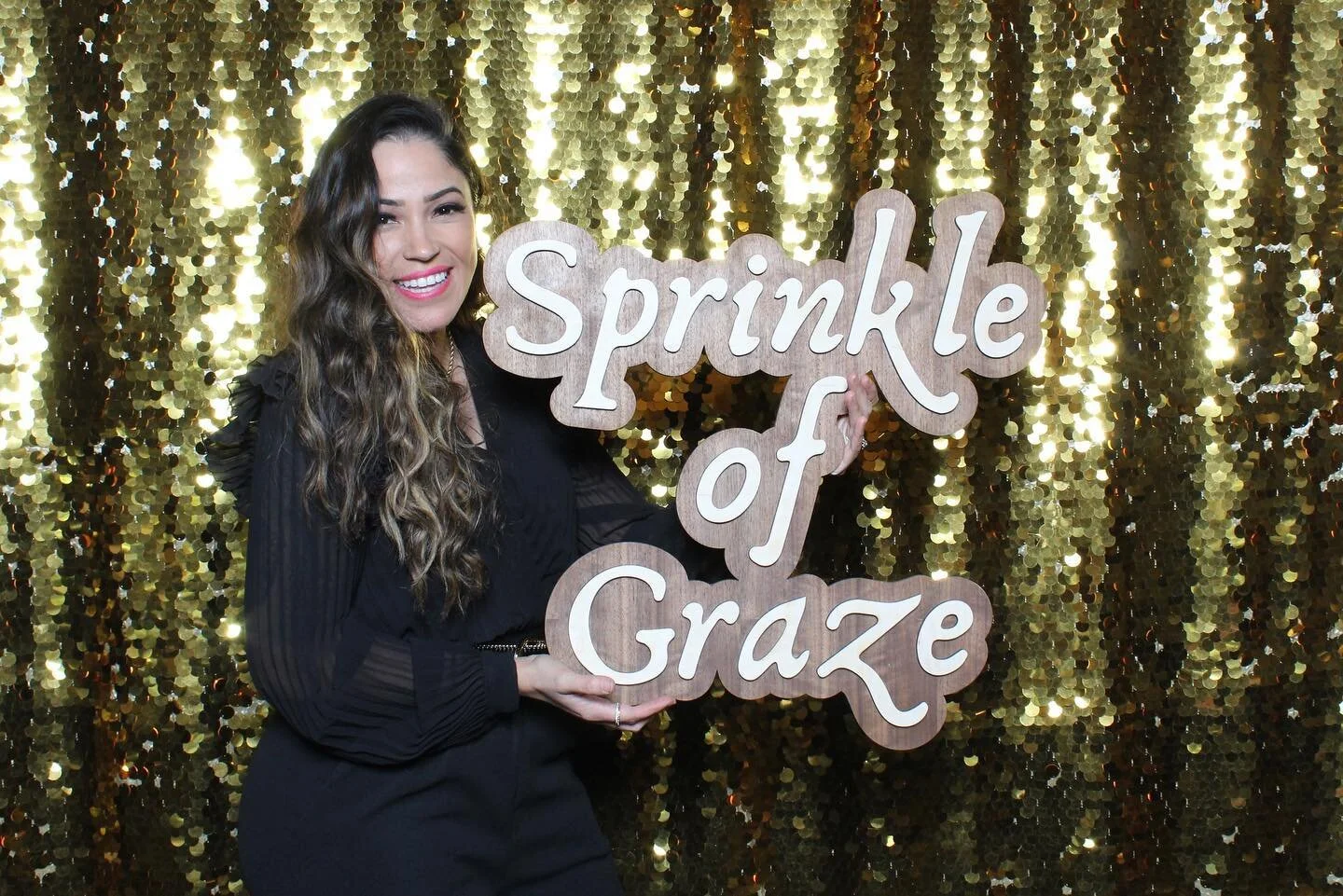 For those that are attending our kids workshop this weekend, GET THAT BEAUTIFUL SMILE OF YOURS READY!😁 Because @theneverendingphotobooth WILL BE THERE to photograph you &amp; your beautiful boards! 🎉 We can hardly wait!!!