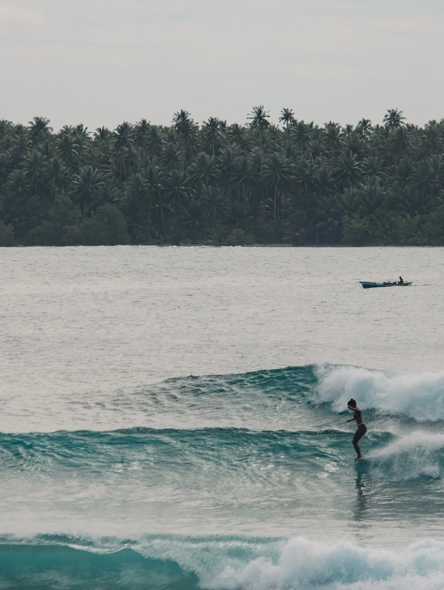 Empty line up, this is our priority ✨
Photos @tannerdobbins 
#longboard #surftrip #surfretreat