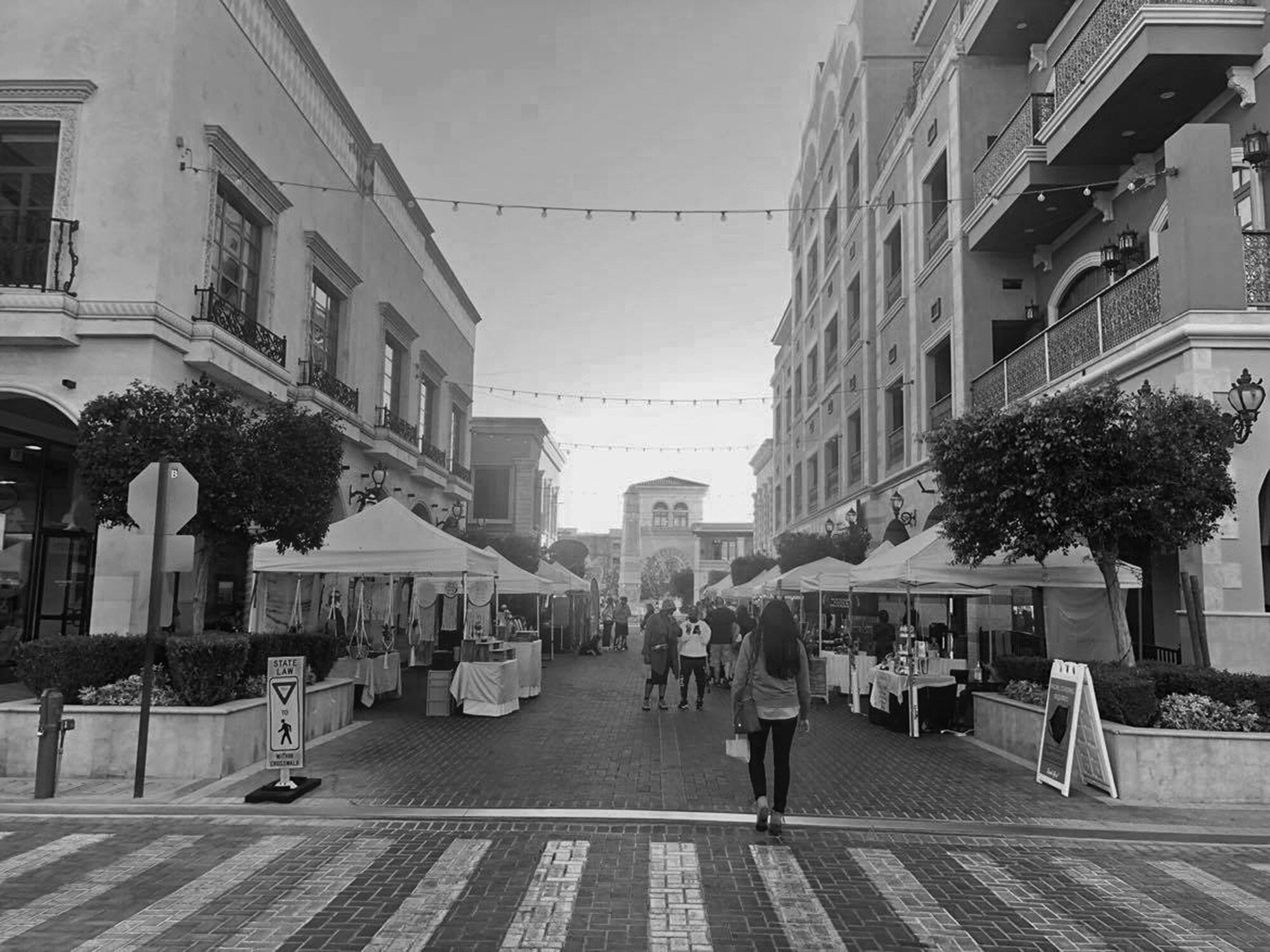 farmers market-F1BW.jpg