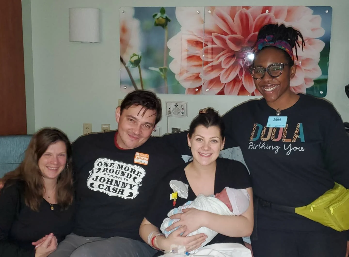 The December Dream Team! Mama labored like a rock star for 4 days! Yes, 4️⃣ days, most of which were at home with bouts of #Prodromallabor
.
Prodromal labor can be draining physically and emotionally as labor literally starts and stops but she never 