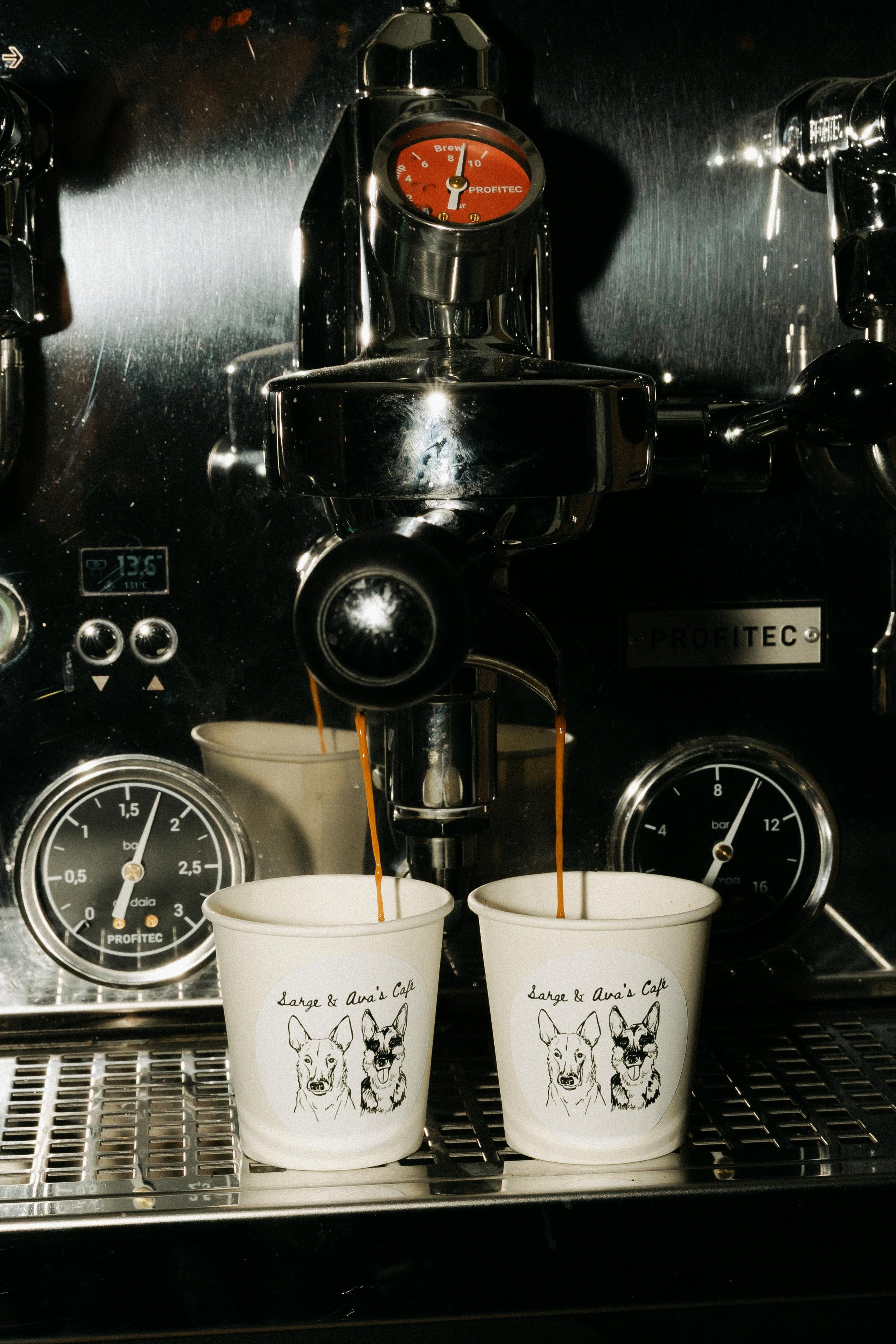 Unique wedding guest experience during the evening celebration espressos by Coffee G.O.A.T Marbella