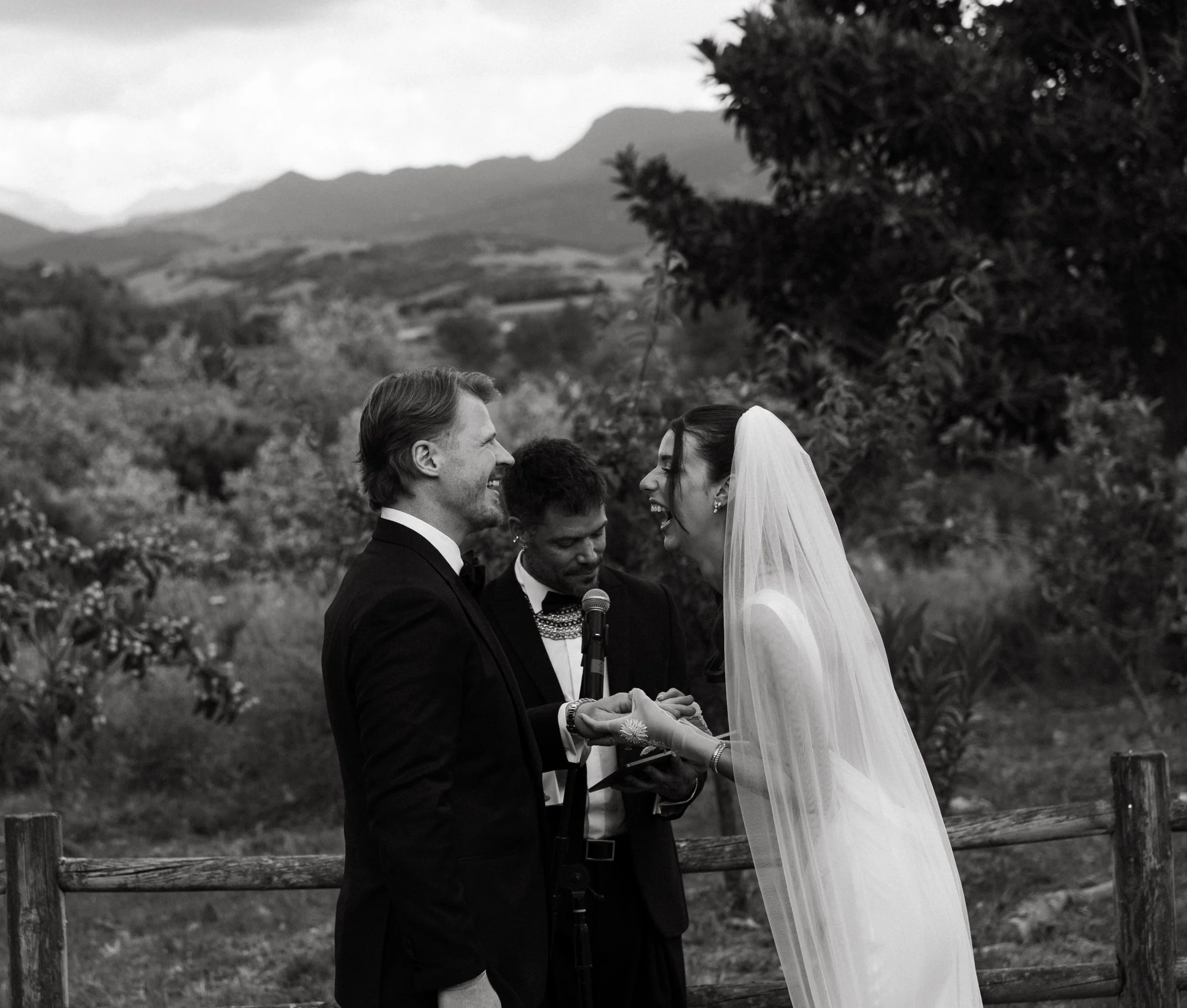 Editorial wedding photographer Spain documenting the ceremony atmosphere