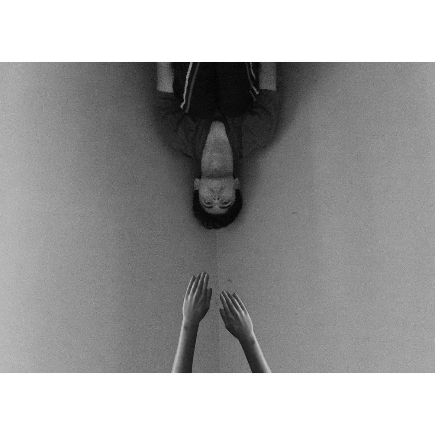 Seeker
Who are you controlled by?- series 5/6 

#Photography #aesthetic #camera #capture #canon #photooftheday #photographer #gloomymag #headspacemag #blackandwhite #whiteandblack #upsidedown #upsidedownphotography #quirky #strangephoto #antigravity 
