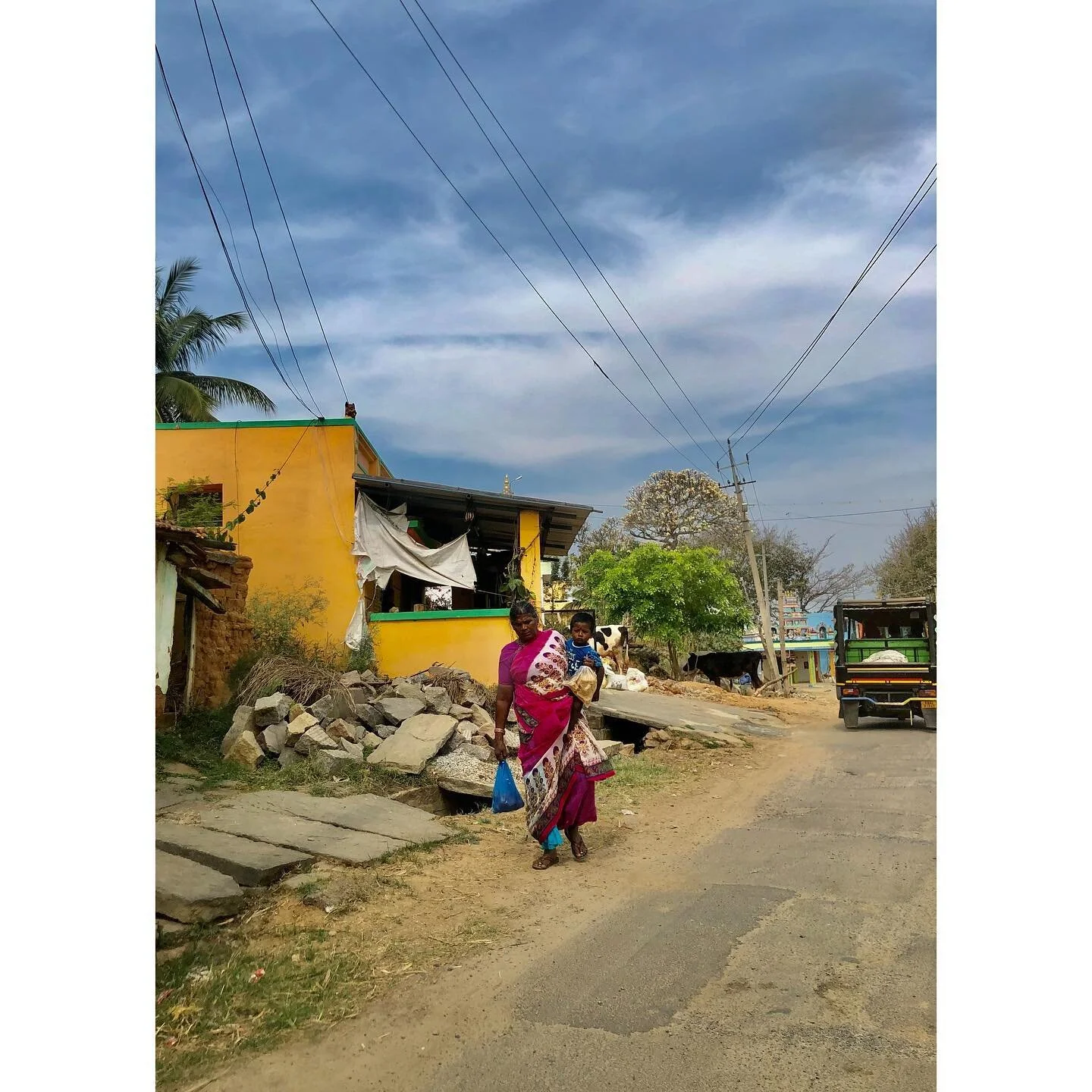 Monotonous 
17th March 2021

#streetphotography #photography #street #photooftheday #workingwomen #streetcaptures #photography #aesthetic #camera #capture #canon  #streetstyle #grandmother #notasoulmagazine  #urbanphotography #india #life #nature #po