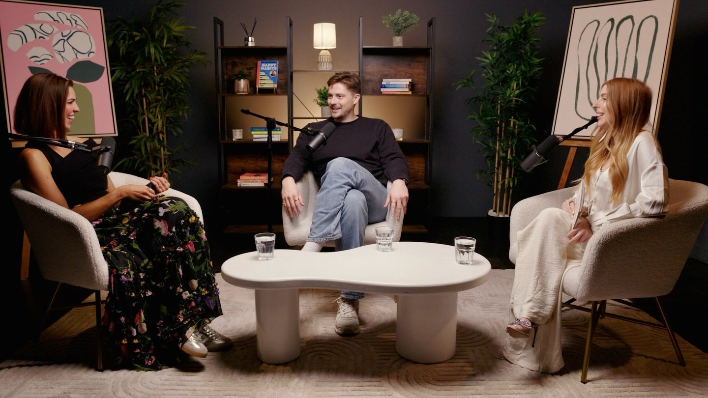 We made it ⭐️ The final episode of @wellenough season one is here and I&rsquo;m so excited to share it with you all. My guests for this episode are the brilliant @dralexgeorge and @annamathur. 

Two mental health champions who speak to me about happi