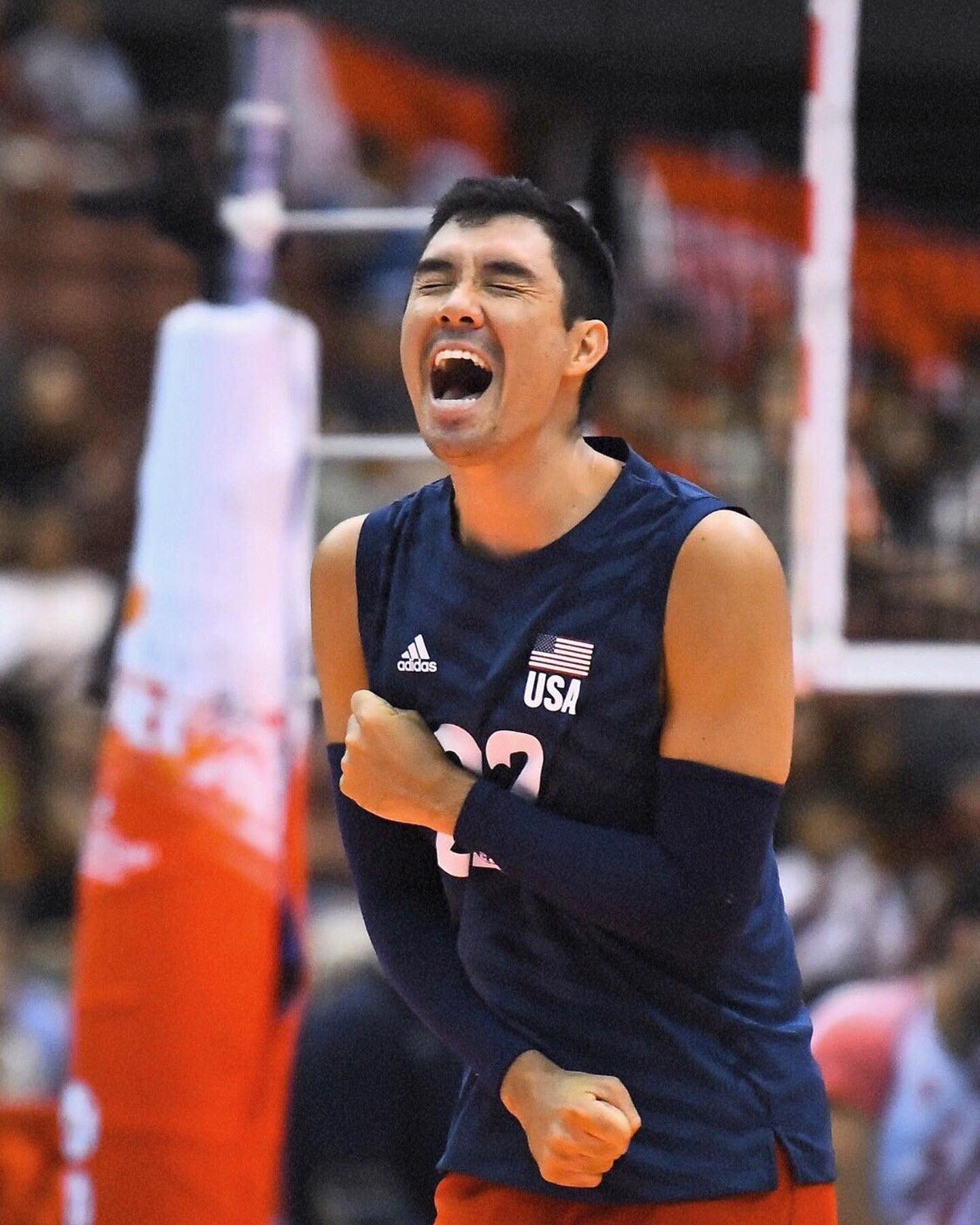 New day, and a new presentation ⭐️ We are thrilled to announce @erikshoji as our #2 guest 🔥 Get to know Erik below 👇🏼 Now it is only #5 days until we launch Sideout Volleycast.. Ready to learn? 🚀

From the USA, and more precisely Honolulu in the 