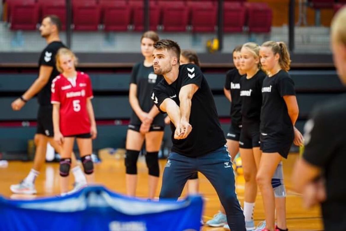 ARE BLOCKED AND TRADITIONAL PRACTICES SLOWING DOWN OUR DEVELOPMENT? This week&rsquo;s elephant 🐘

One way we can look at the game of volleyball is as a series of events or tasks for the players, that they continuously have to solve. Through matches 