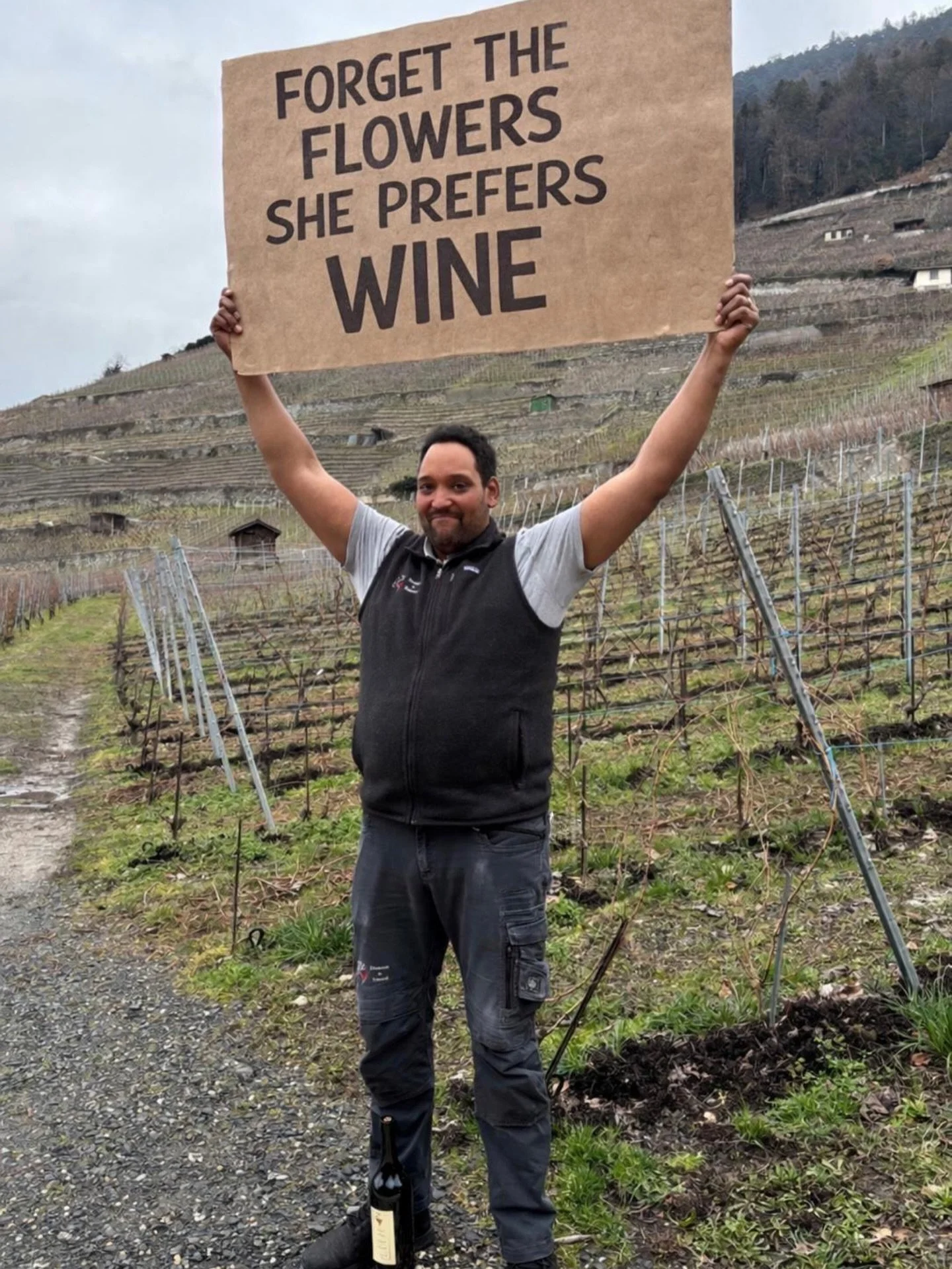 Joyeuse St-Valentin !

Les fleurs c&rsquo;est joli&hellip;
Mais le vin, &ccedil;a se partage!

Pour les retardataires (on ne juge pas), on est ouvert pour venir chercher une bouteille et sauver la soir&eacute;e ❤️