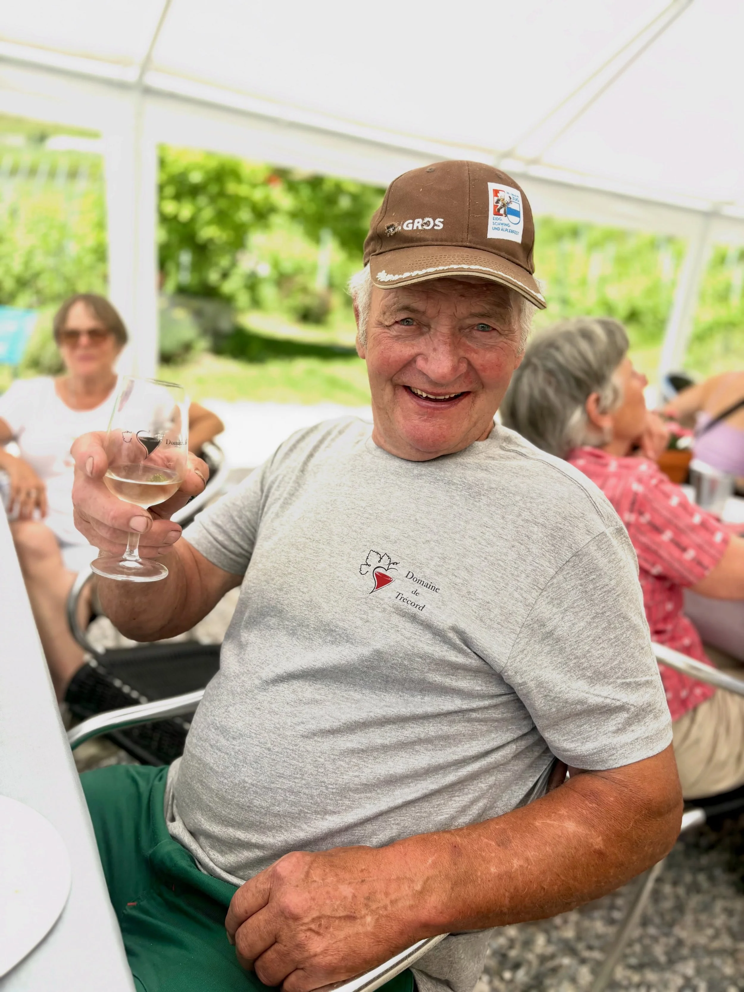 Quel bonheur de vous accueillir durant ce magnifique week-end des Caves Ouvertes Vaudoises ! 

Merci pour vos visites, votre bonne humeur, vos sourires et votre pr&eacute;sence &agrave; nos c&ocirc;t&eacute;s 🫶🏼

La m&ecirc;me team de b&eacute;n&ea