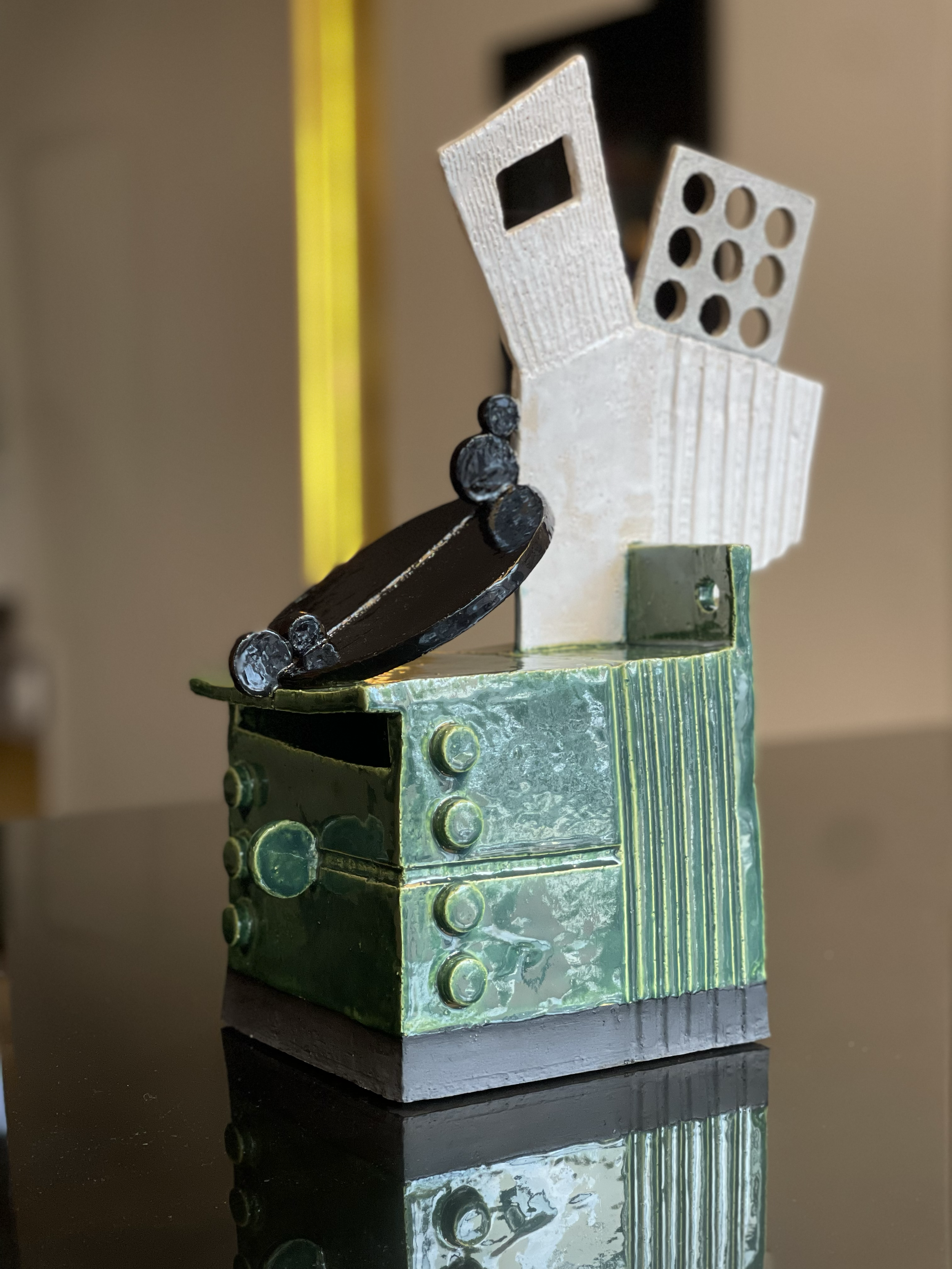 Ceramic sculpture 'Circle Box' 2025 - earthenware 