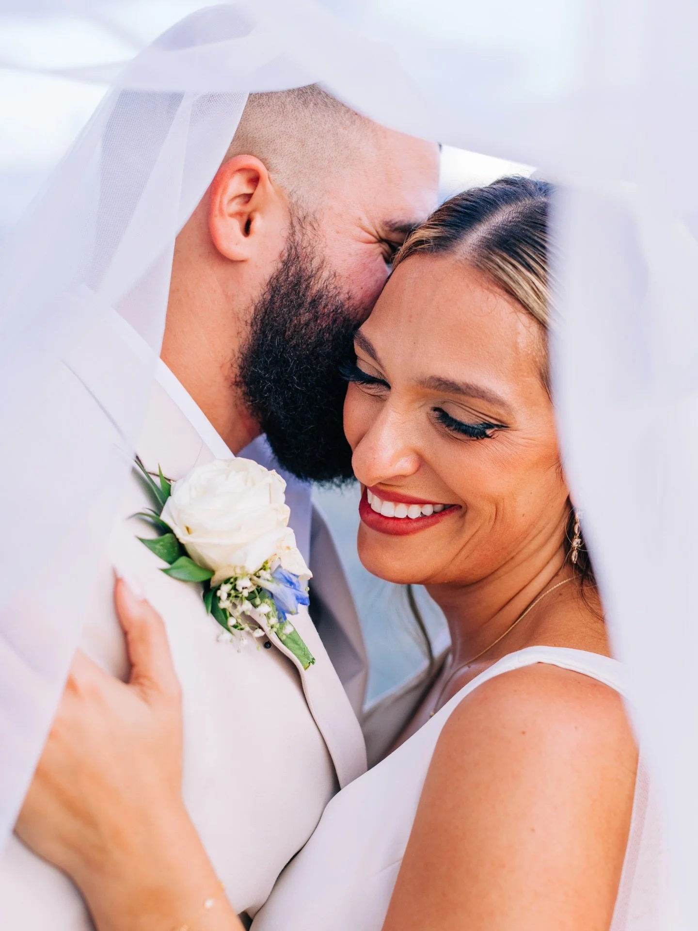 When every frame feels cover worthy 🥺 such a gorgeous day for a beautiful couple! 

Vendors:
@the_magnolia_venue 
@luv_bridal 
@birdygrey 
@bangsandblush_ 
@echelonflorist 
@stephengoffentertainment
@scarletgraceprints 
@citycatering_knoxville