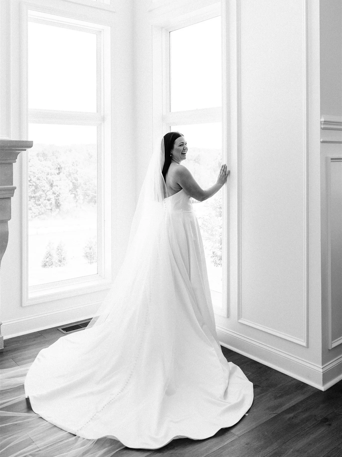 THE RECHENBACHS 💍✨

A stunning day for one of our very own! Still can&rsquo;t get over it!!

Vendors:
@howe_farms 
@eleaseproductions 
@lillian.ruth.bride 
@aw.bridal 
@beauty_by_mariah_ 
@glam_by_sepi 
@sevierblumen 
@stephengoffentertainment 
@sim