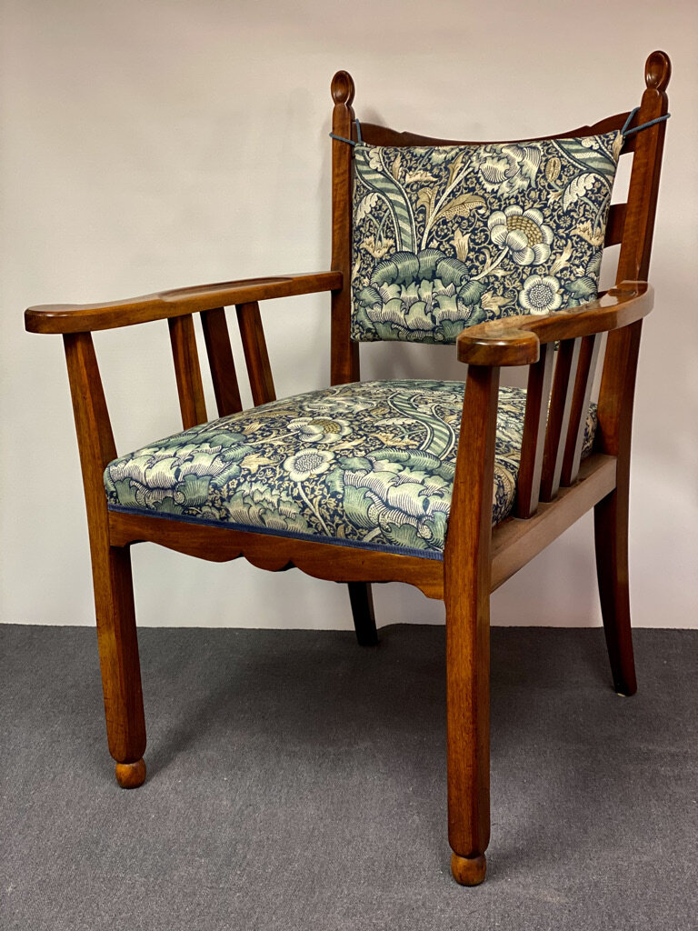 Armchair from Germany, 1930s, restored in classical upholstery style, frame restored and polished in french lack, and covered with material from Morris & Co., 1300,-- Preis including 19% VAT
