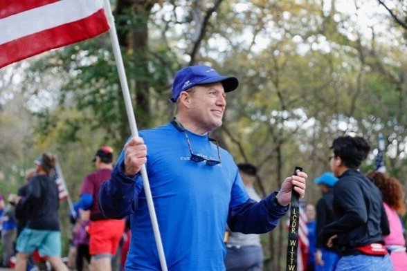 Miles of Impact: The PenFed Foundation CEO James Schenck Named Visionary of the Year by Non-Profit, wear blue: run to remember