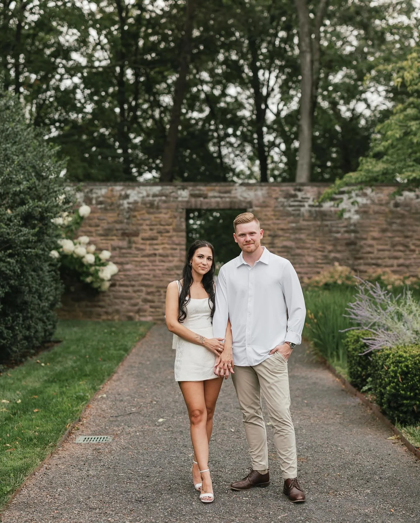 Ariella + Nick 🤍 
.
.
The canadian wildfires created a nice haze for us thus giving a moodier than usual vibe - but I&rsquo;m here for it 👏🏼