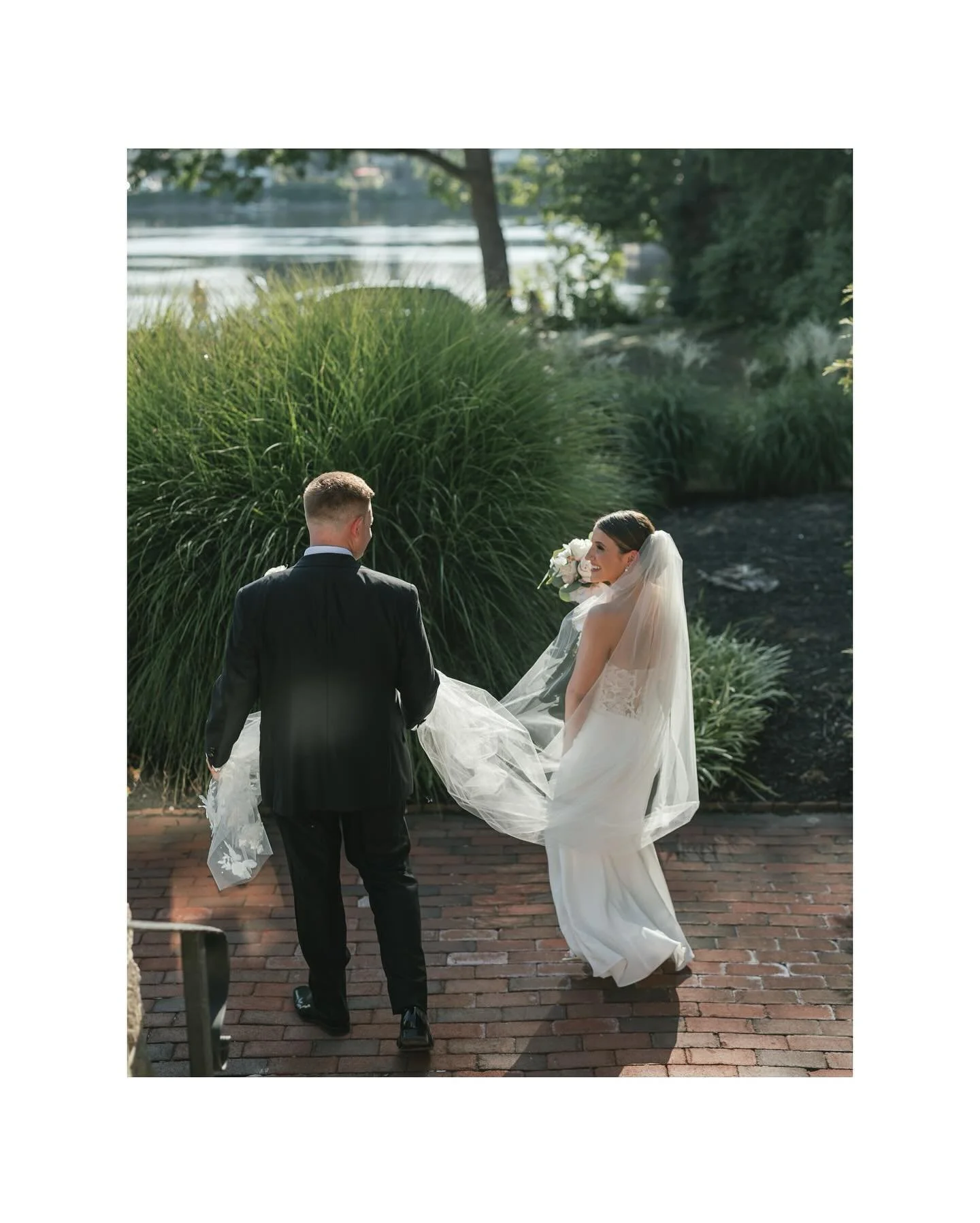 Alexa and Chris are on the blog today! ✨✨ 
.
.
Venue @lambertvillestation 
HMUA @bangzmontclair 
Florals @gildedlilyflorist 
Dress @sengcoutureofficial 
Cake @_caketeria_ 
DJ @eliteentertainmentnj 
Video @florescio_films 

(Link in the bio and storie
