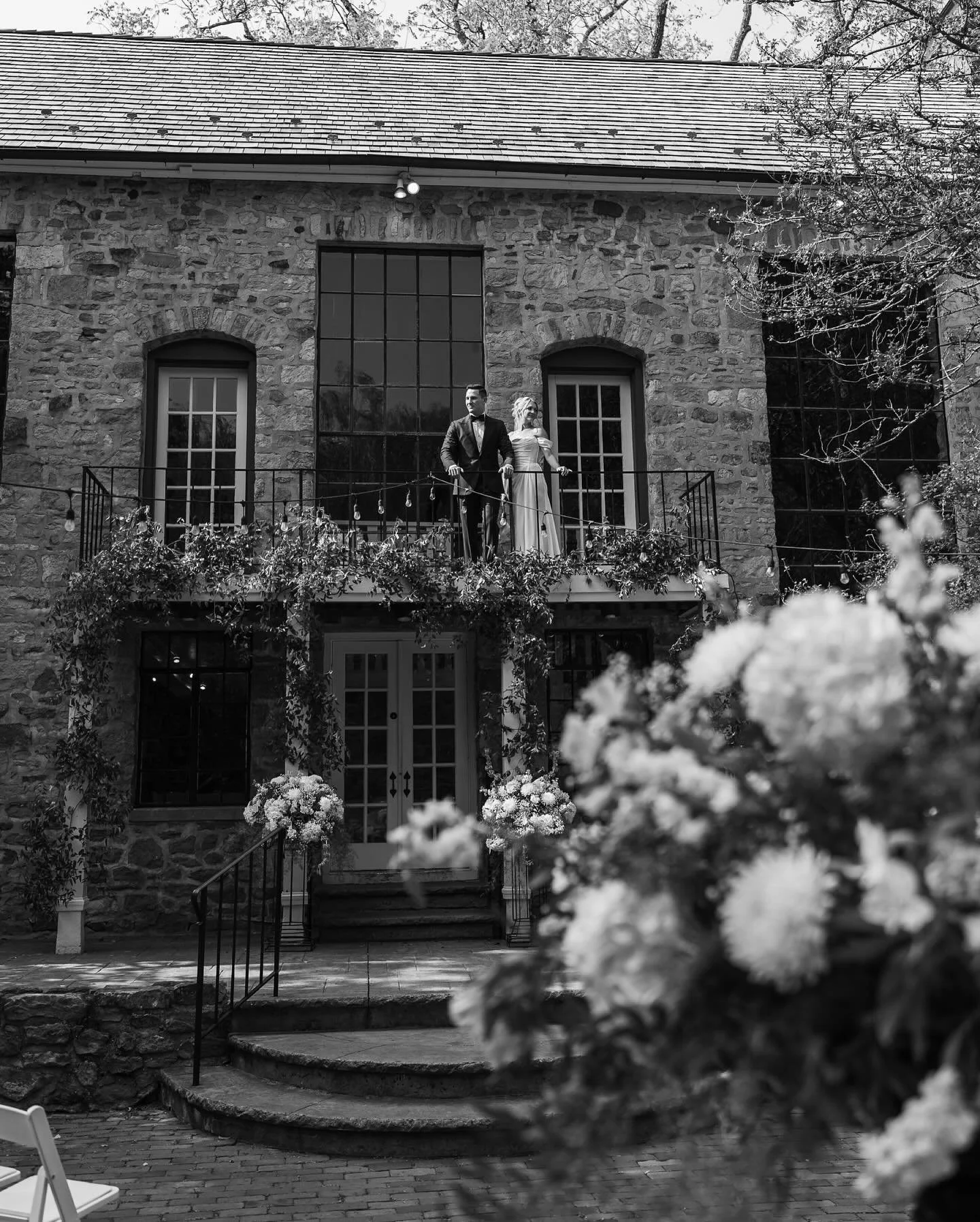 Lots of love and tons of laughter ✨ congrats Paige + Rob! 
.
.
Venue @hollyhedgeestate 
Florals @podshopflowers 
Catering @hollyhedgeestate 
DJ @djsmoothpa 
Dress @anthropologieweddings 
HMUA Jamie Waldon @dylanmichaelcosmetics 
Suit @suitsupply