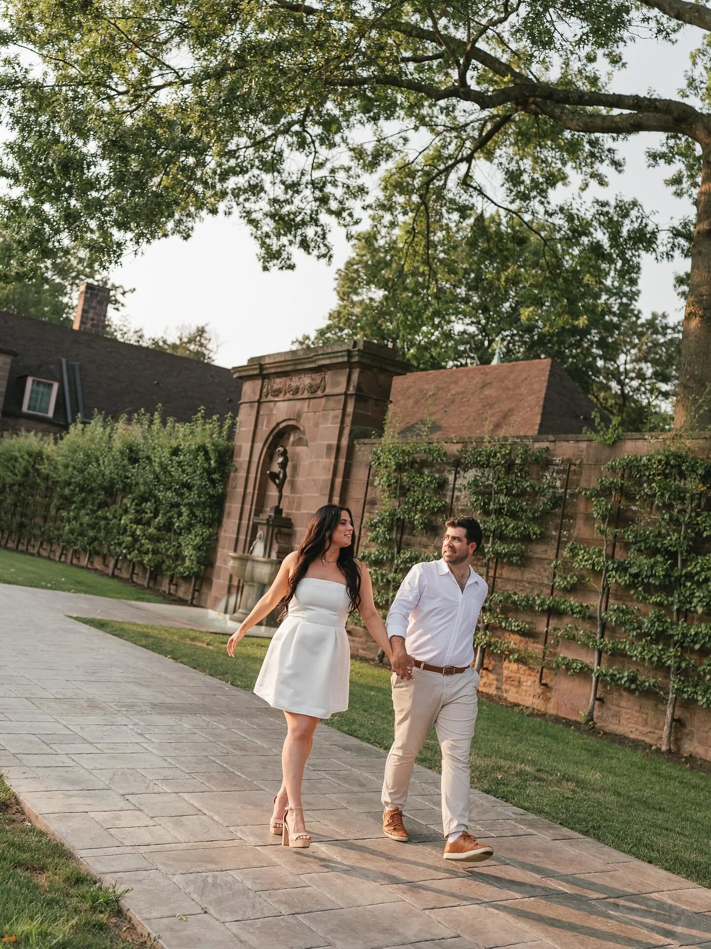 Loving the soft romantic vibes from Taylor and Matt&rsquo;s engagement session at @tylergardenweddings