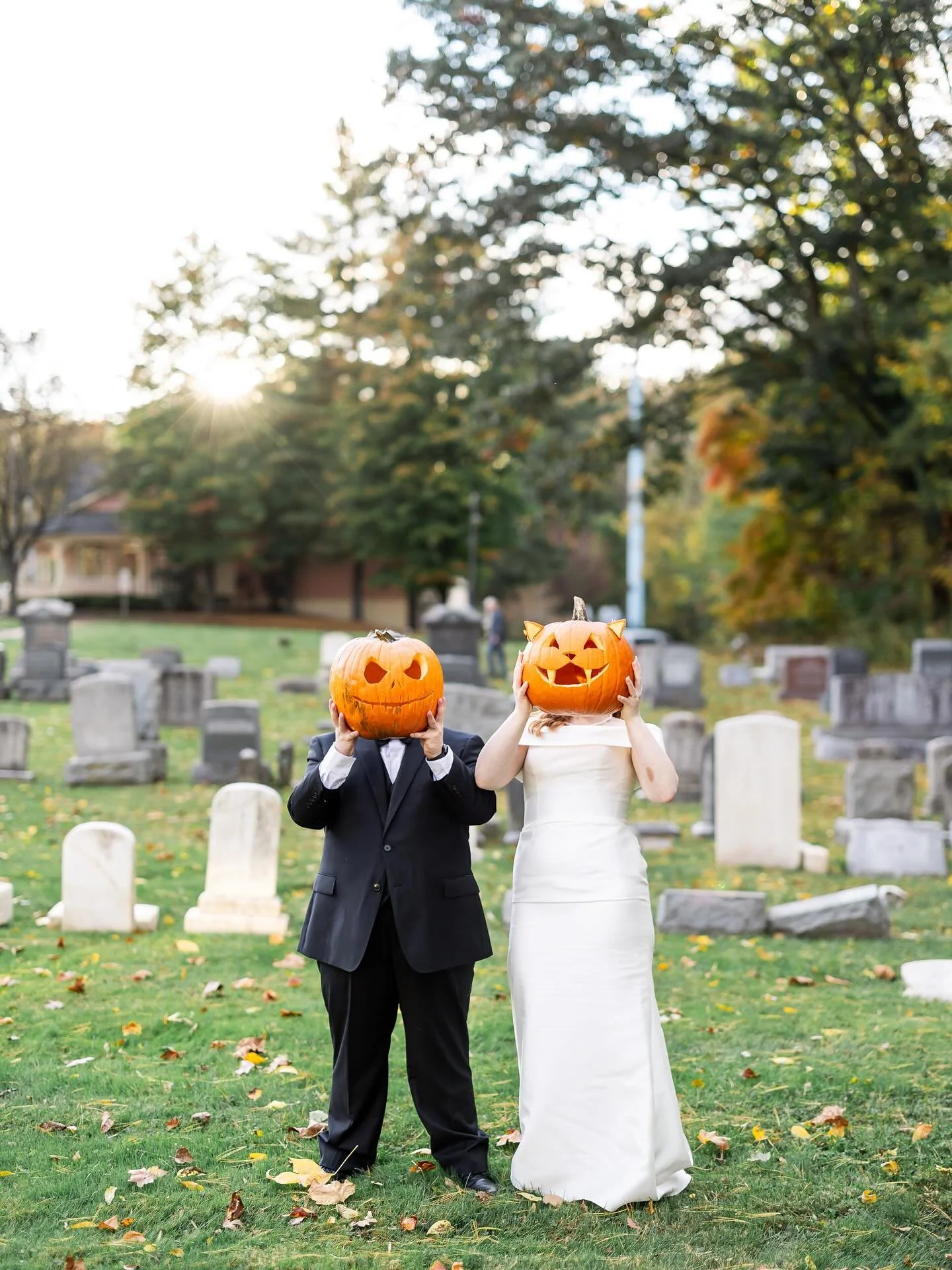 Happy October! Bring on the spooky szn 🖤🖤 
.
.
.
#octoberweddings #spookyszn #buckscountyweddings #buckscountyweddingphotographer #philadelphiaweddingphotographer #philadelphiapa #philadelphiaweddings #delcowedding #pennsylvaniaweddingphotographer 