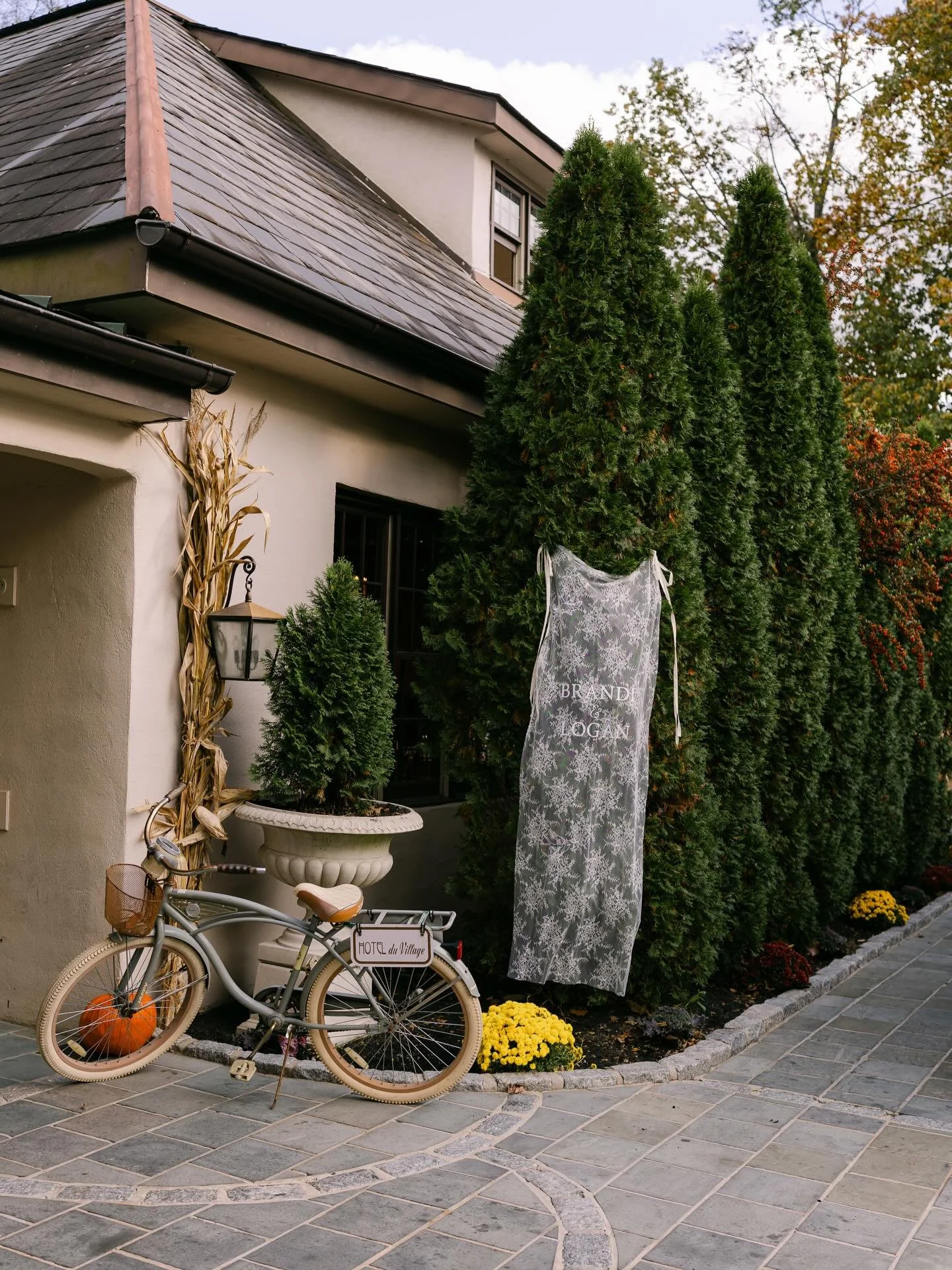 I probably should never admit this, but I really really love second shooting - *almost* as much as I love taking the lead. 
.
.
Its the ability to take yourself out of the equation and allow to be freely able to contribute to someone else&rsquo;s bra