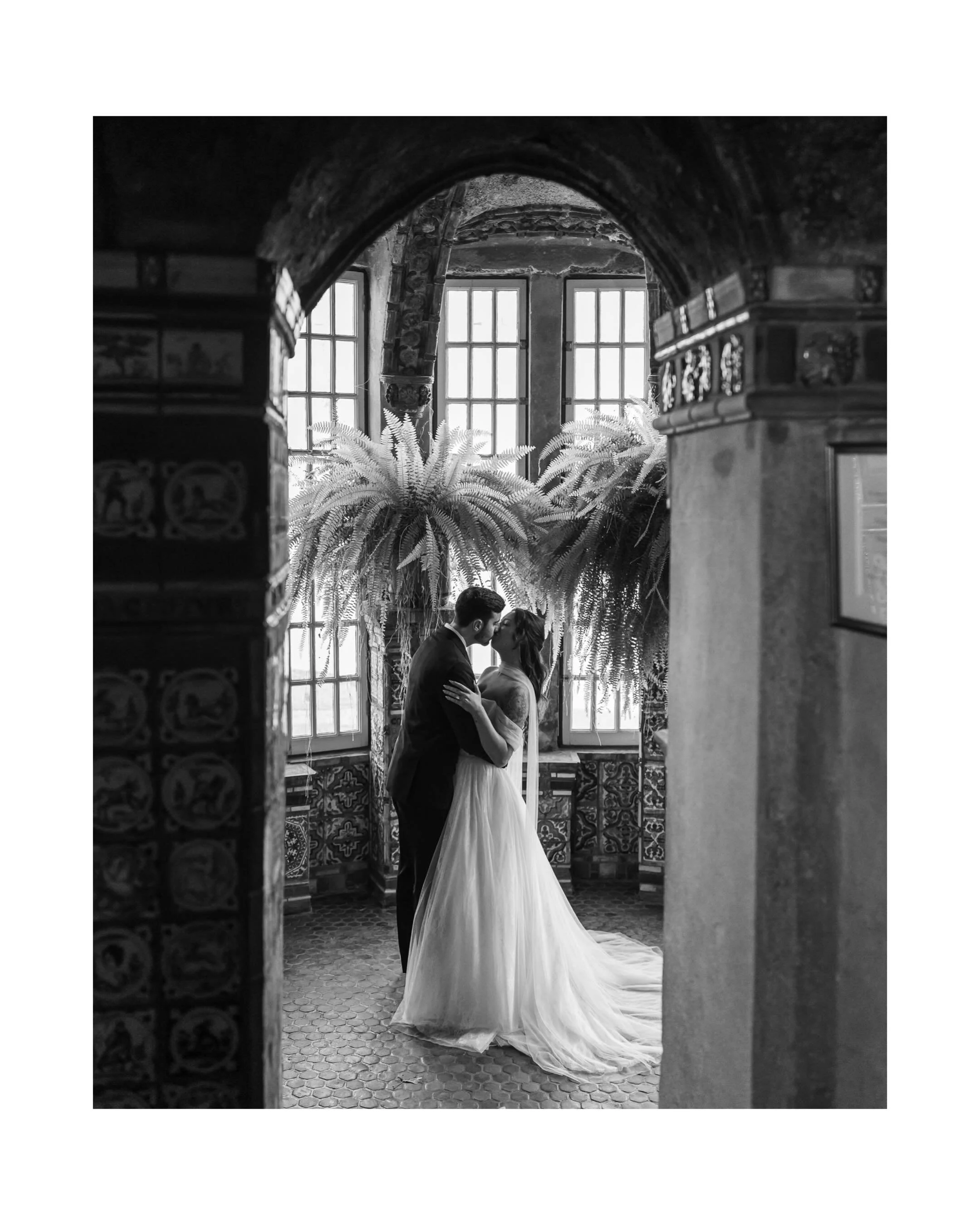Sam + Pat, my goodness&hellip; what an incredible Friday ✨ 
.
.
Vendor team: 
Venue @fonthillcastleweddings @mercerandfonthill 
Catering @jamhospitality 
HMU @daneenejensenhairmakeup 
Florals @afloralaffairpa 
Dress shop @daydream_bridal 
Bridesmaid 