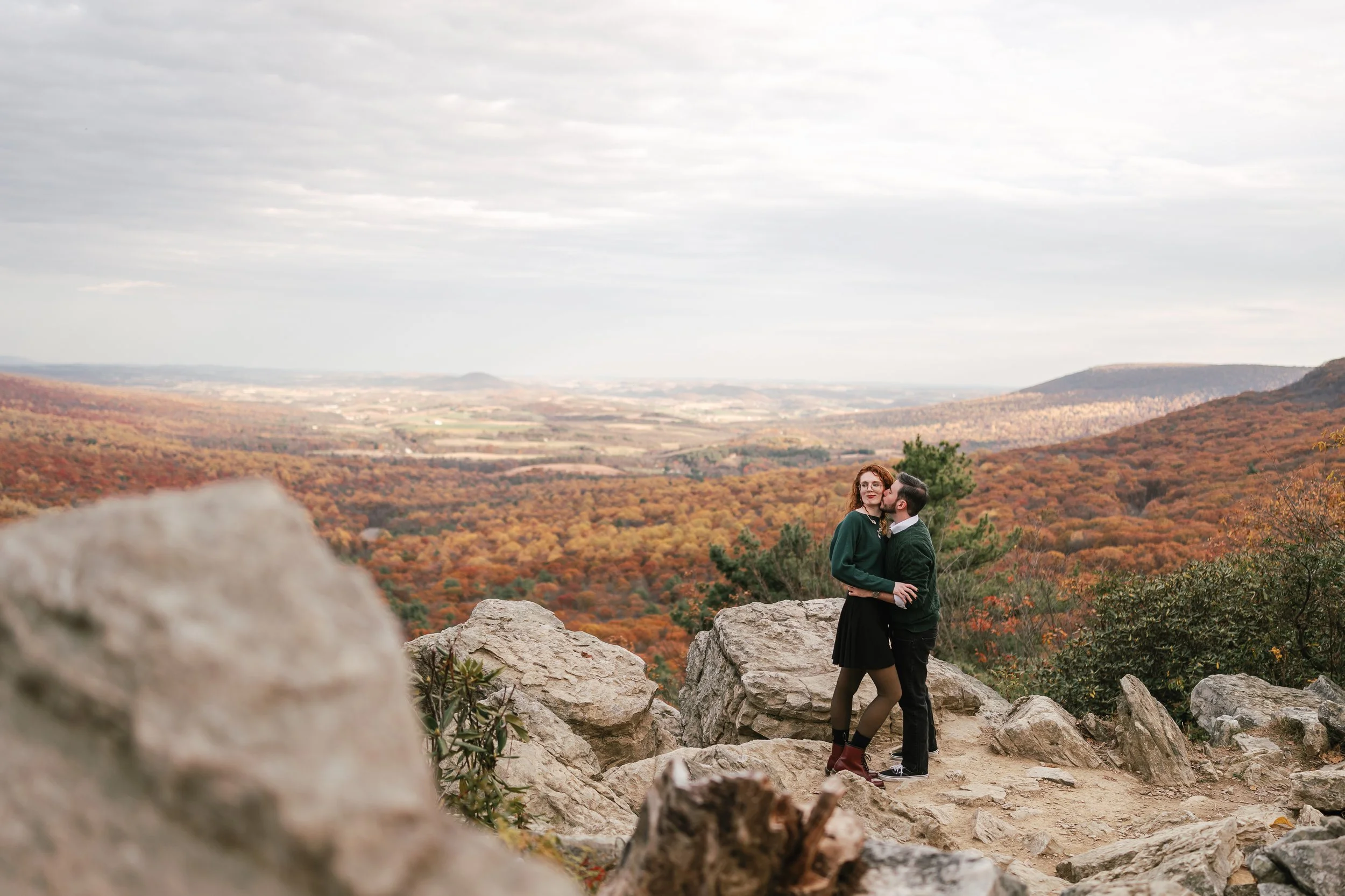 RBP-Lauren-Noah-Hawk-Mountain-Engagement-teasers-November-2025-27.jpg