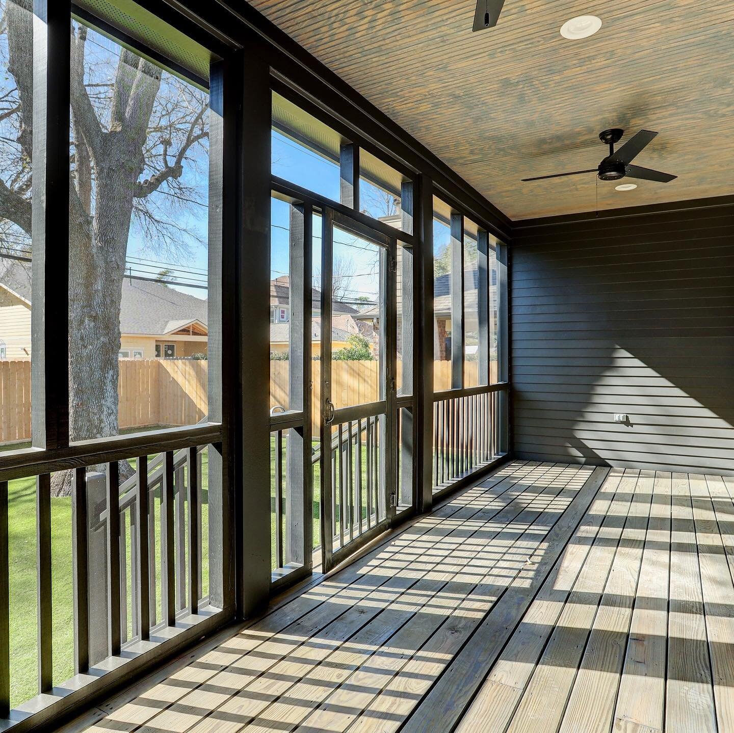 A little bit of shadow play never hurt nobody ☀️💁&zwj;♀️ This back porch has so many details I love (i.e. wood ceiling, sleek screening, moody paint color...). Since I spend so much time outside with my family, I love providing the same space for th