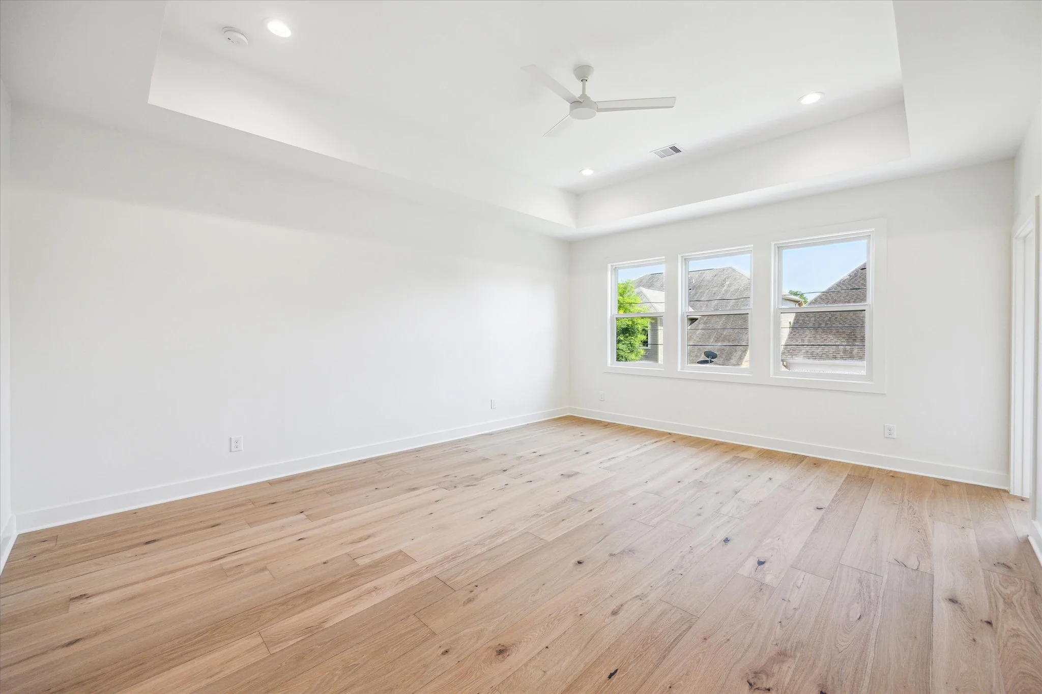 52-Chantilly Ln 1701 IMG 043.jpg