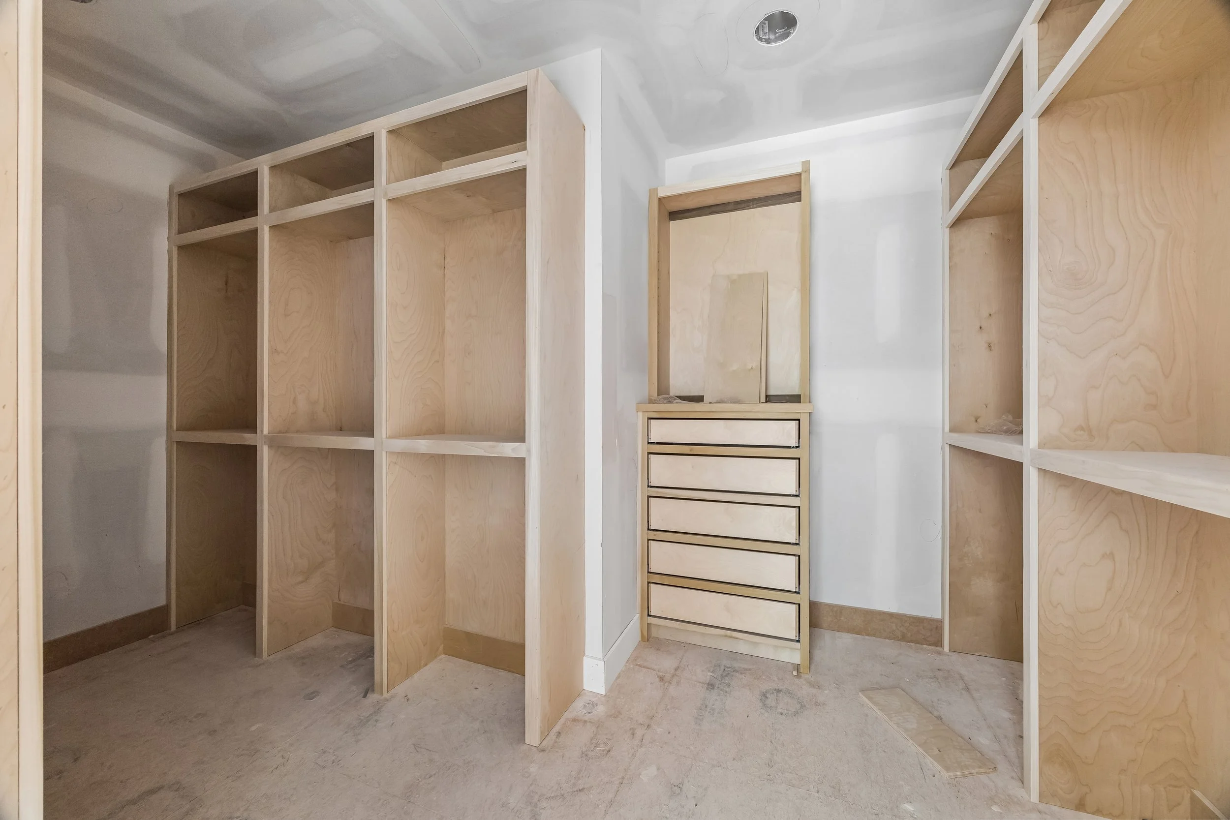 19-42nd W 1050 IMG 319.jpg