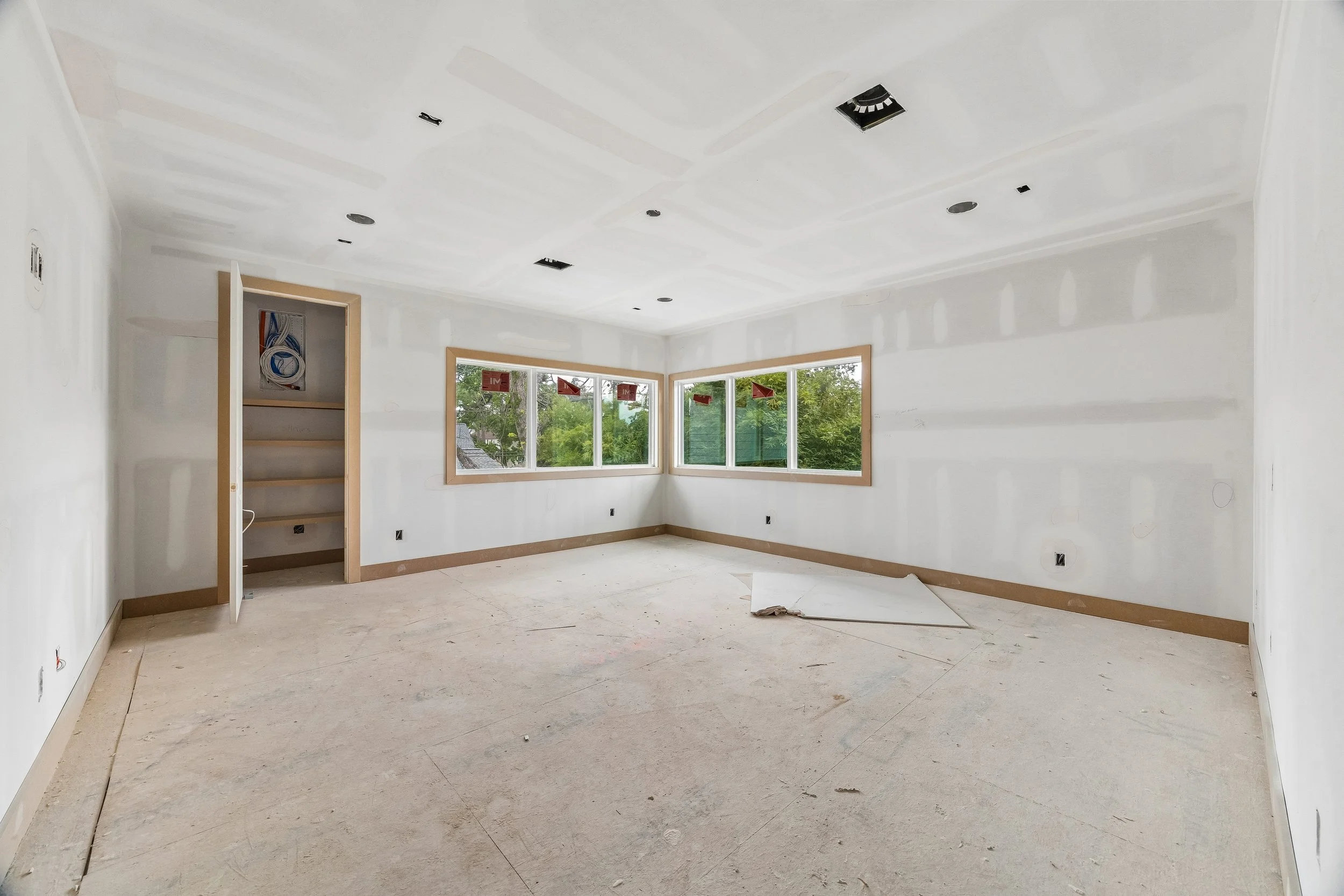 16-42nd W 1050 IMG 316.jpg