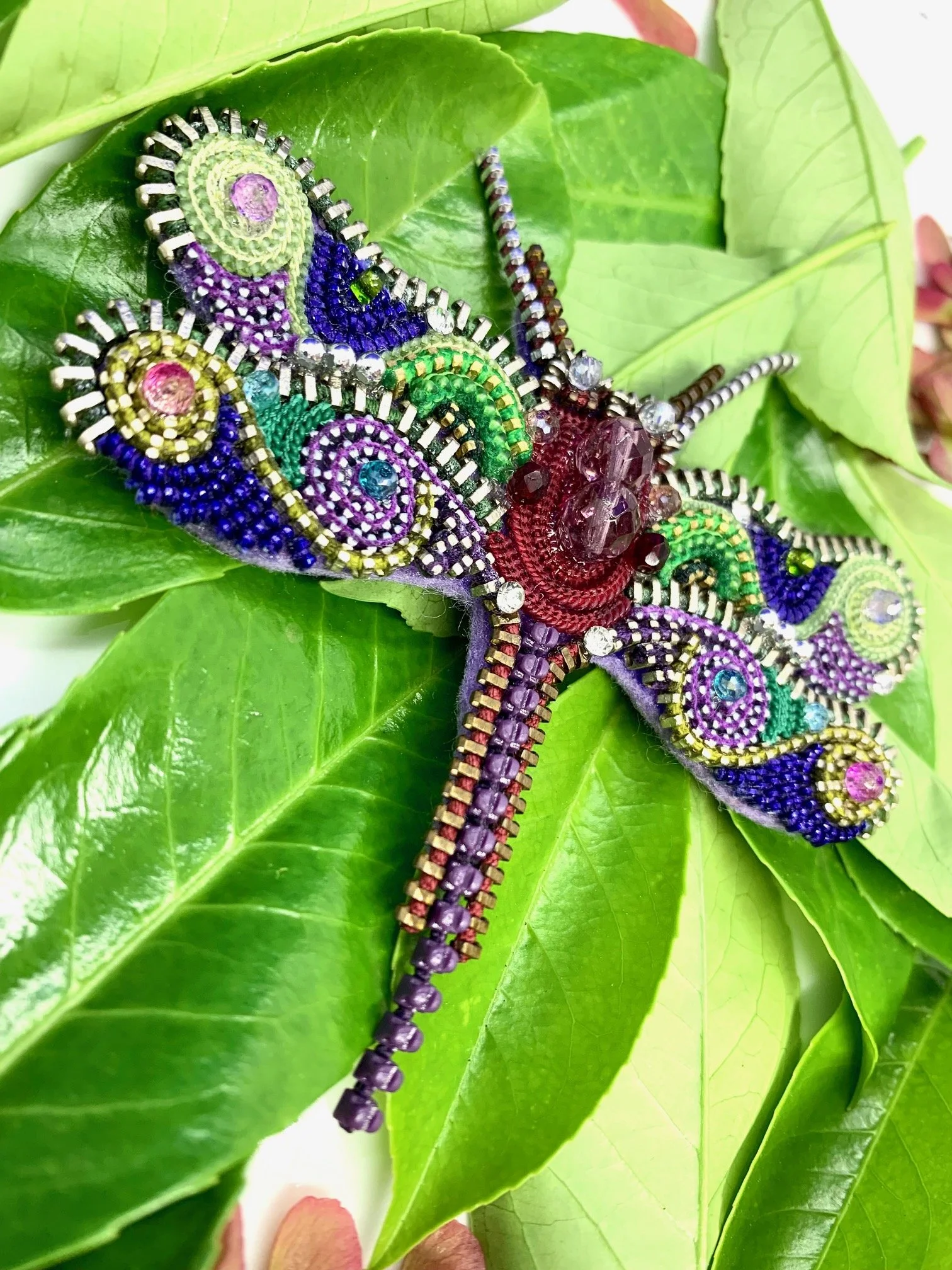 From a Forgotten Zipper to a Marvelous Brooch