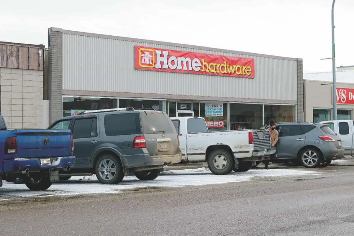New business opens in Oyen
