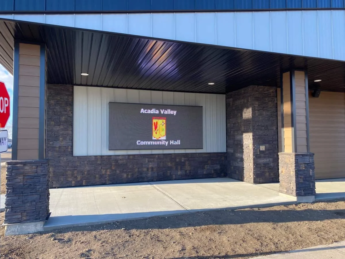 Acadia Valley News Apr 25