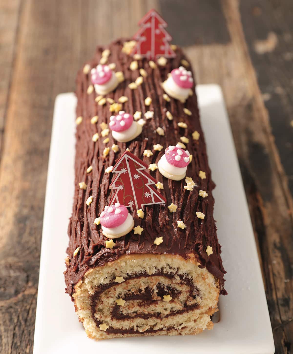 Expert tips for making your first yule log cake