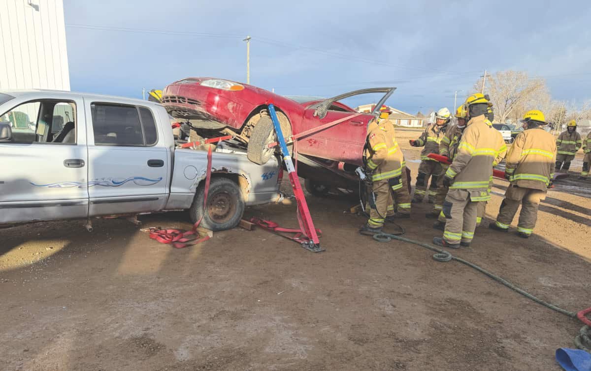 Firefighters continue NFPA 1001 Level 2 training in Oyen