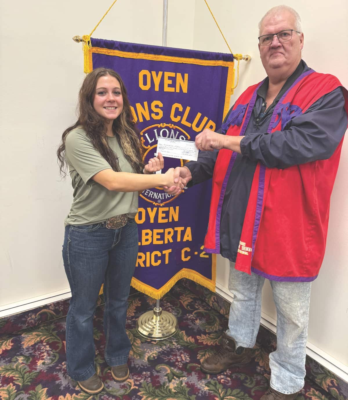 Oyen Lions Club awards scholarships to two deserving students