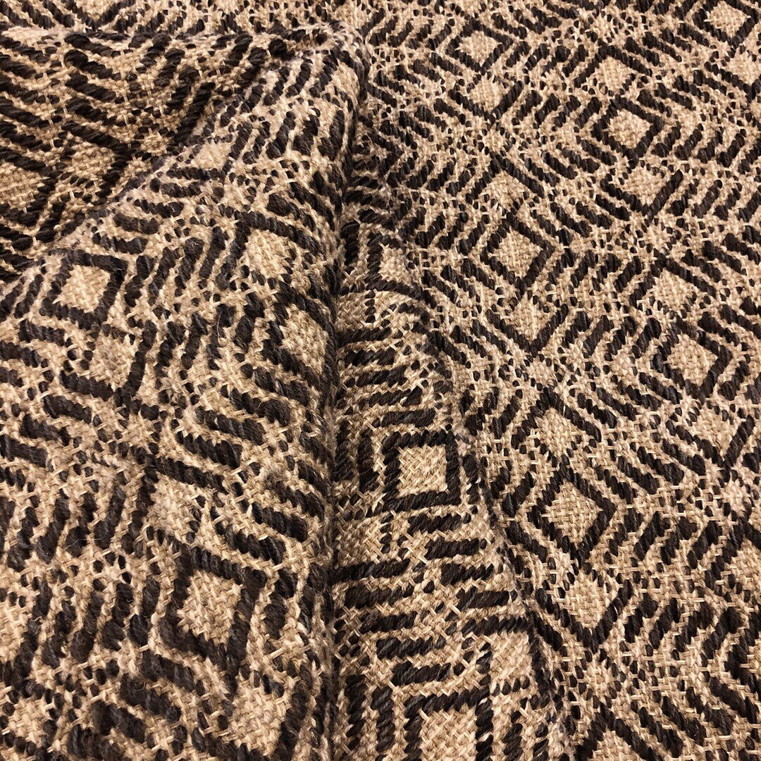 A good rug isn't just a pretty picture: it's a sensory experience. ⠀⠀⠀⠀⠀⠀⠀⠀⠀
⠀⠀⠀⠀⠀⠀⠀⠀⠀
Differences in texture are pleasant to the touch. Natural materials like soft New Zealand wool and American-milled cotton will give your rug a luxurious feel. ⠀⠀⠀⠀
