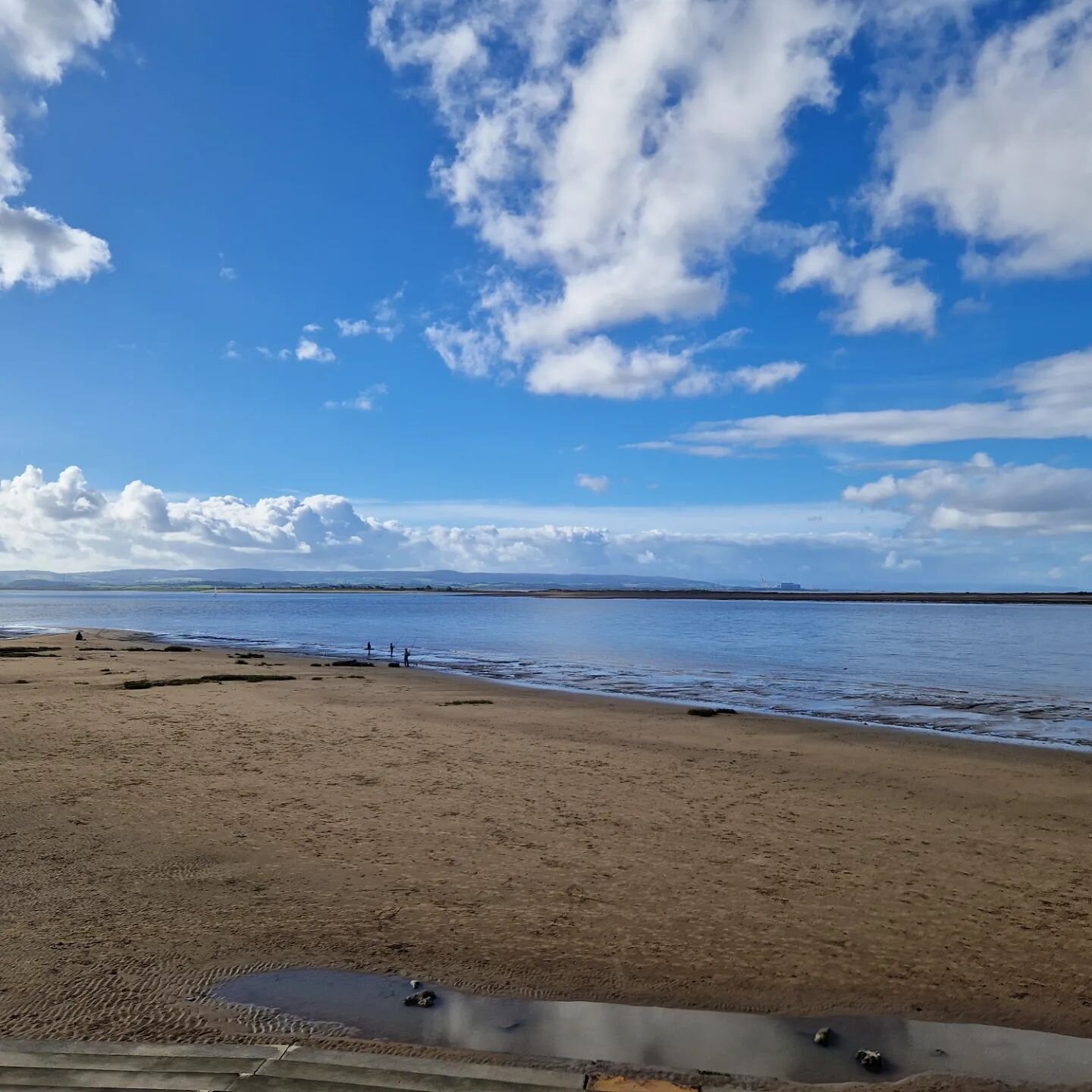 Sometimes we forget we're less than 20 minutes from the sea, but in the spirit of Being Better At Marketing, did you know we're less than 20 minutes from the sea? These pics are from Berrow and looking across the river Brue near Burnham on Sea. What 