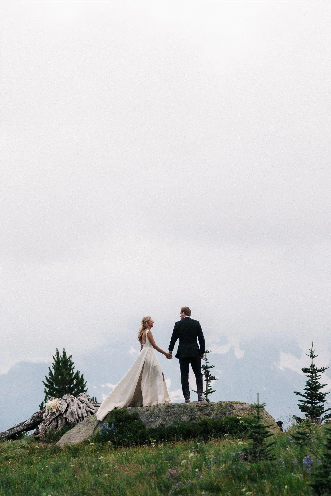 Sara-and-Joe-Mt-Rainier-Elopement-2025-Hi-Res-The-Foxes-Photography_628.jpg
