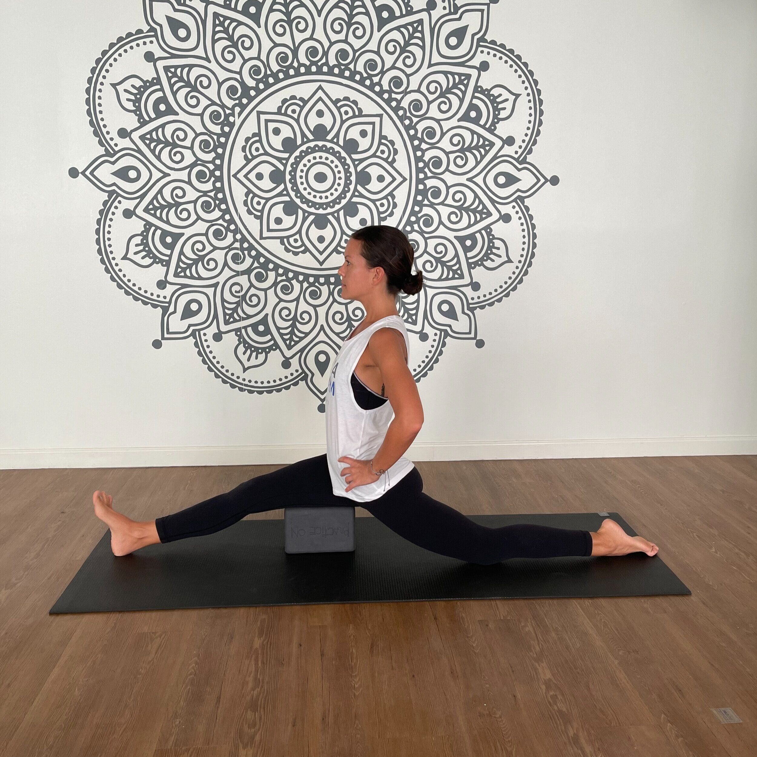 30 Days To Front Splits Challenge: The Ultimate Yoga Guide — Yoga Room  Hawaii