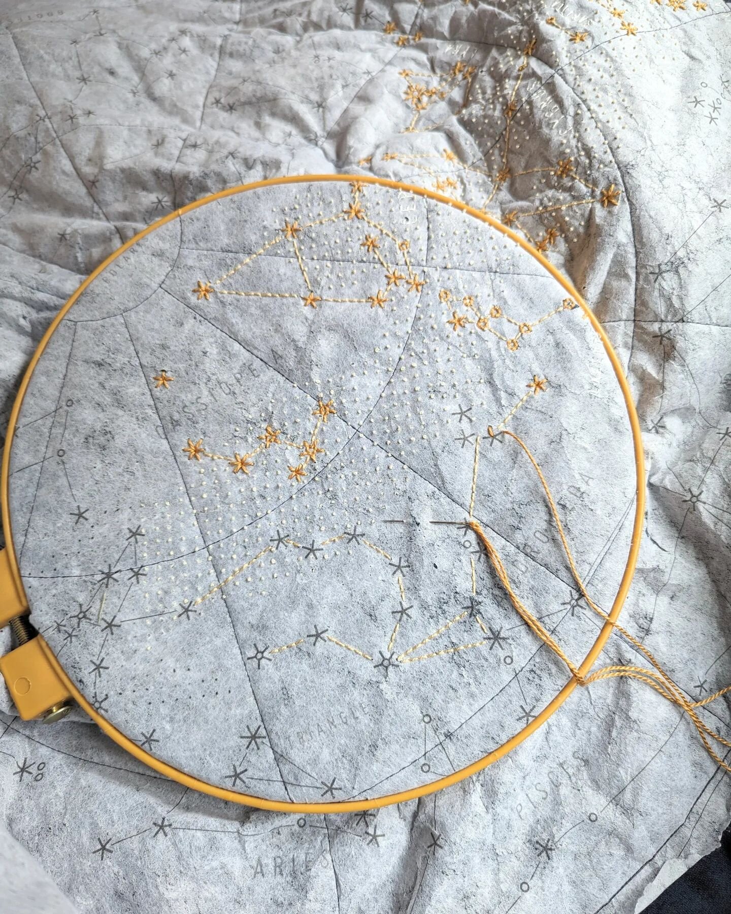 I'm running out of time to finish this project! 😬 Only one month until baby boy's due date, and his sister came two weeks early, so I'm really feeling the time crunch these days!

On top of wanting to finish up this constellation tummy time quilt, I