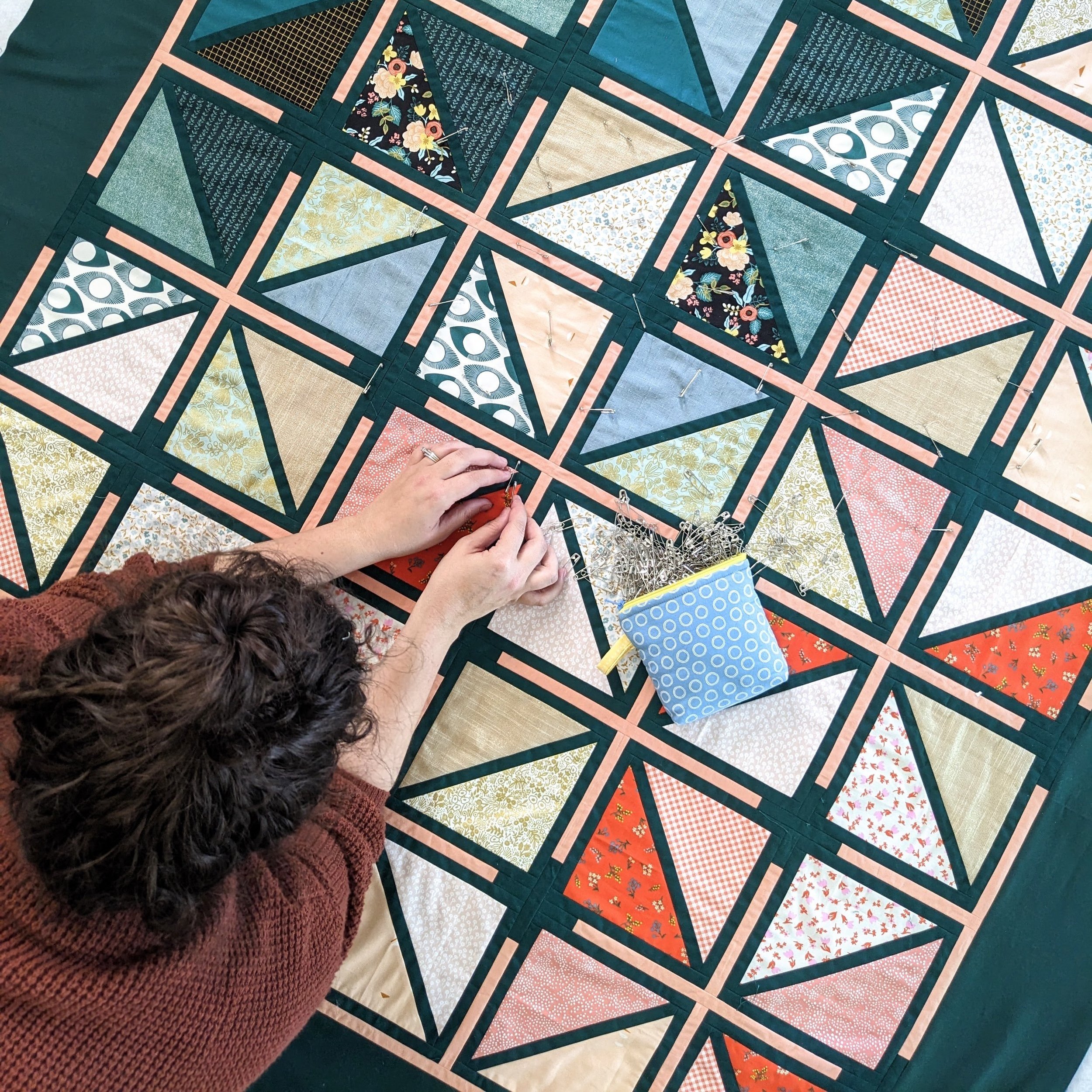 Pin Basting a Quilt with Curved Pins