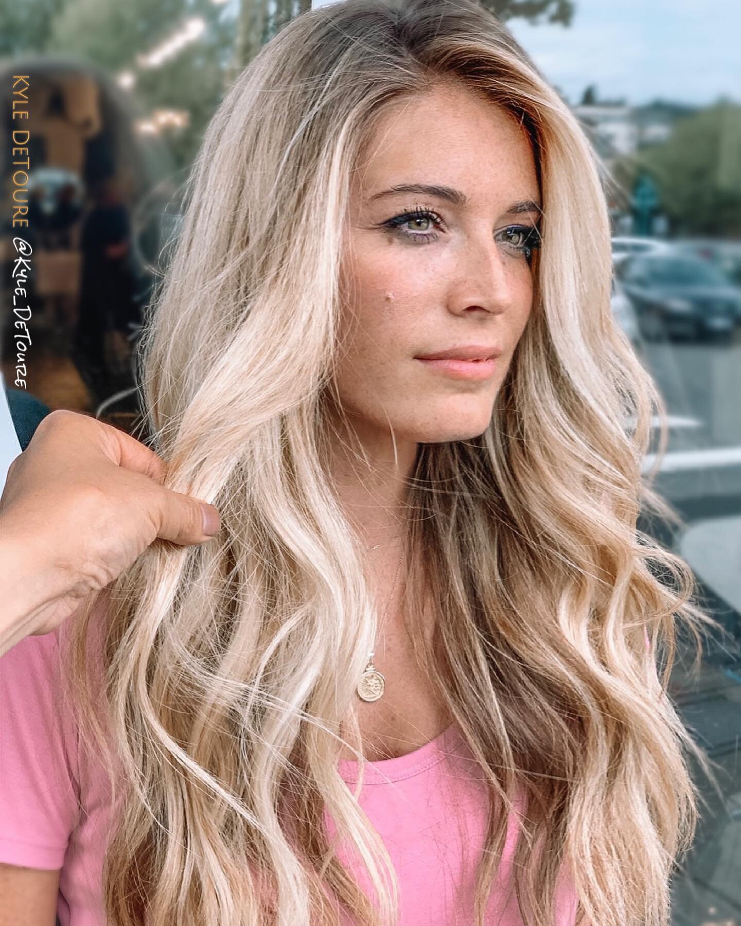 Lived in Balayage ☀️ Balayage Summer by @kyle_detoure ✨✨✨ 
.
.
.
.
.

.
.
.
#modernbalayage #seattlehairdresser #seattlebalayage #kirklandbalayage #bellevuebalayage #redmondhair #issaquahhair #seattlehair #kirklandhair #bellevuehair #redmondhairstyli