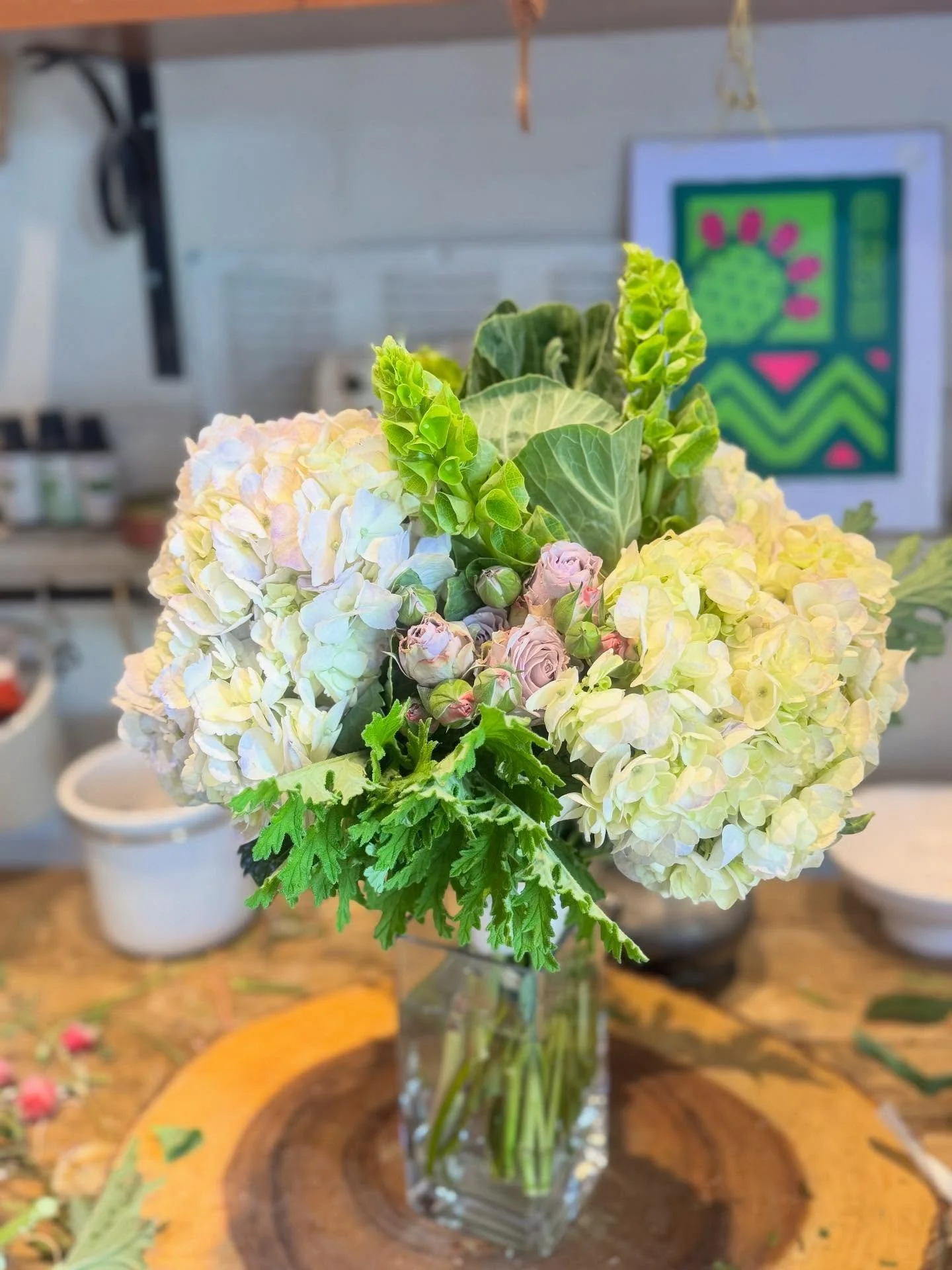 Brides, Grooms and subs! Happy Friday peeps!! 
.
.
#STEMS #nicestems #shoplocal #floraldesign #womanofcolorowned #oaklandbusiness