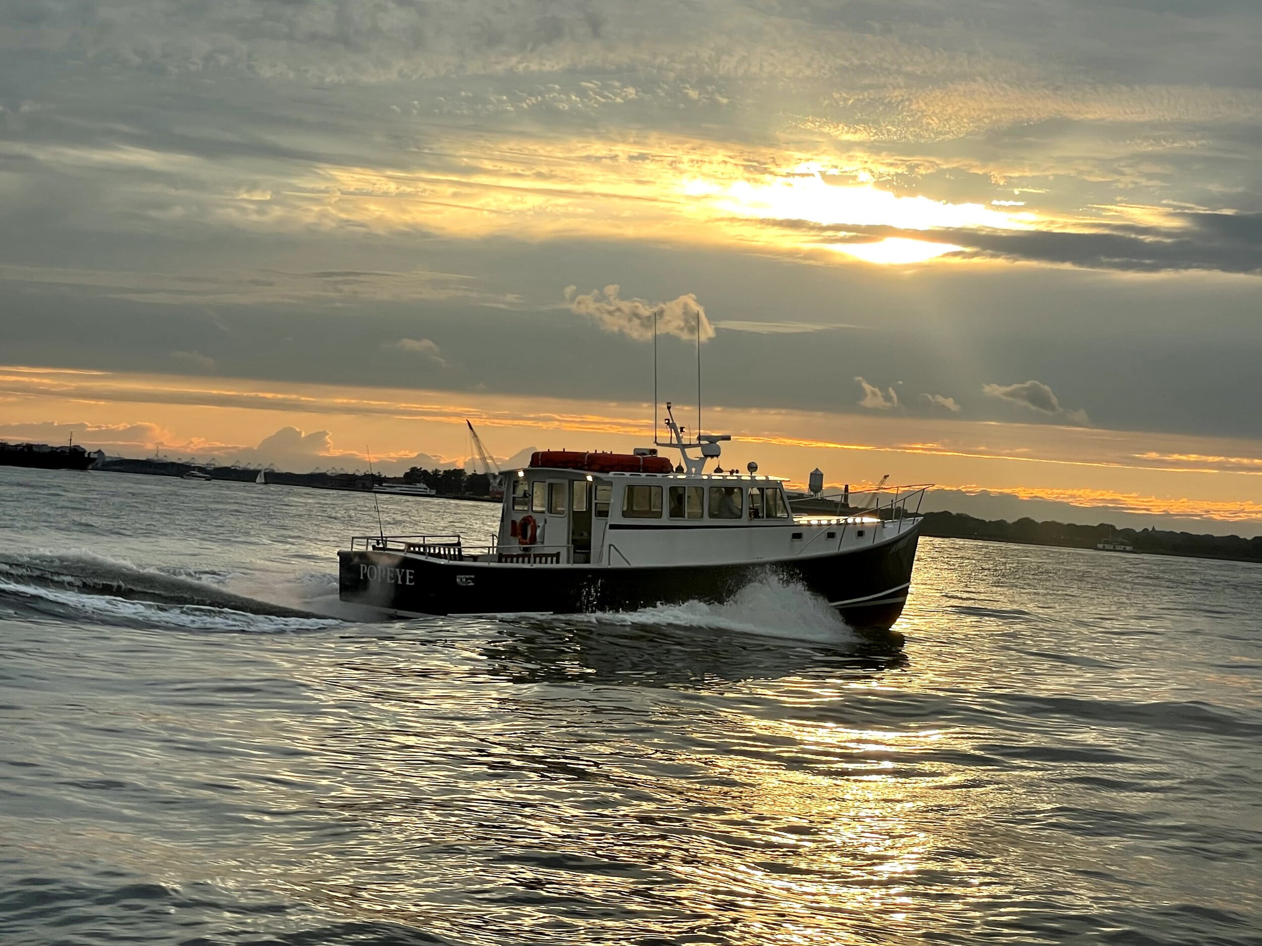 Hoboken Boat Charters — The Shipyard Marina